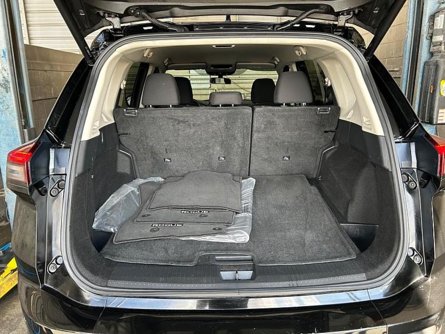 2024 BLACK Nissan Rogue (5N1BT3BAXRC) with an 3-Cyl Turbo 1.5 Liter engine, Automatic CVT transmission, located at 412 Auto Vista Drive, Palmdale, CA, 93551, (661) 945-0620, 34.592636, -118.136681 - Photo#27