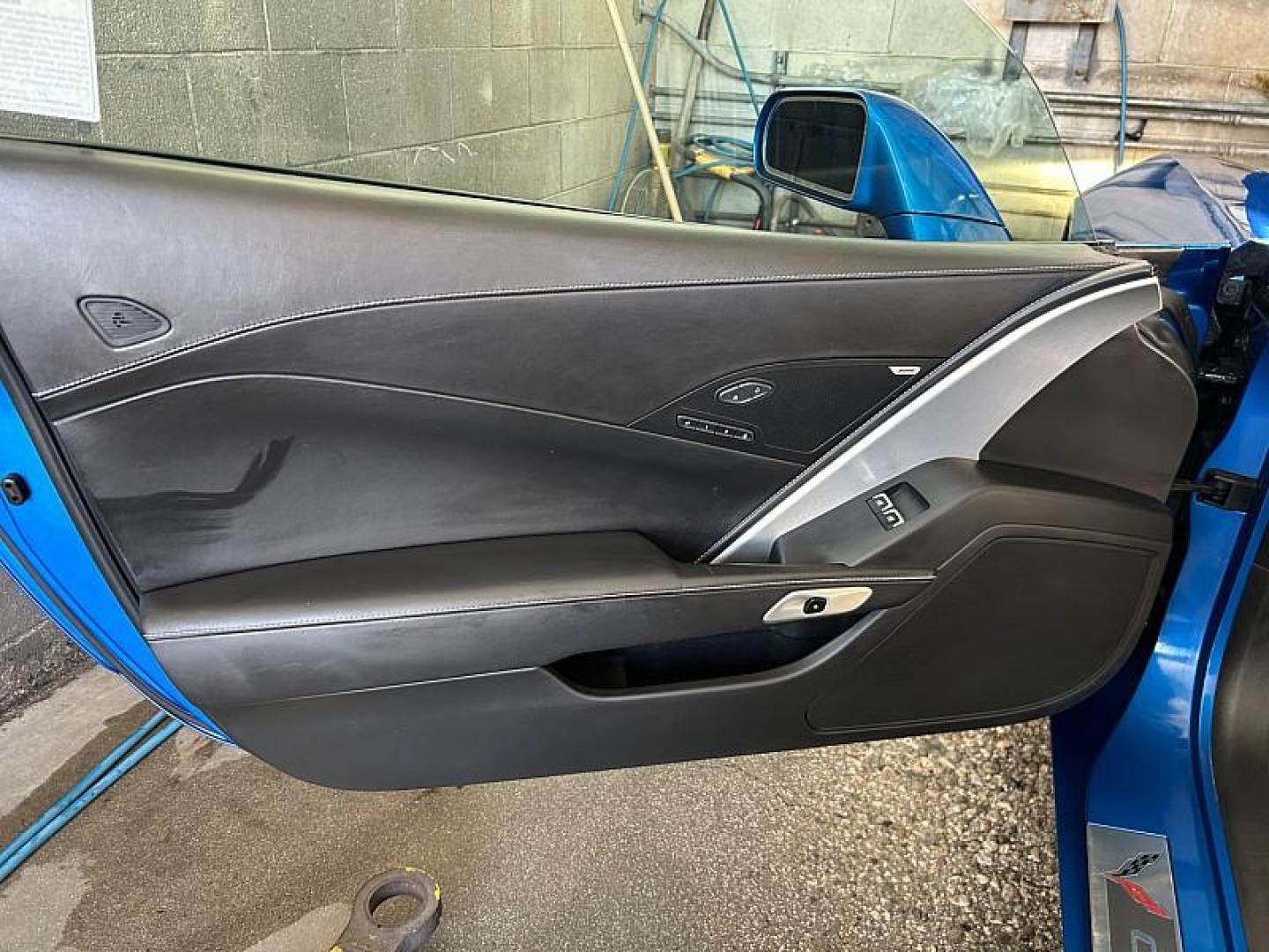 2015 BLUE Chevrolet Corvette (1G1YM2D78F5) with an V8 6.2 Liter engine, Automatic transmission, located at 412 Auto Vista Drive, Palmdale, CA, 93551, (661) 945-0620, 34.592636, -118.136681 - Photo#16