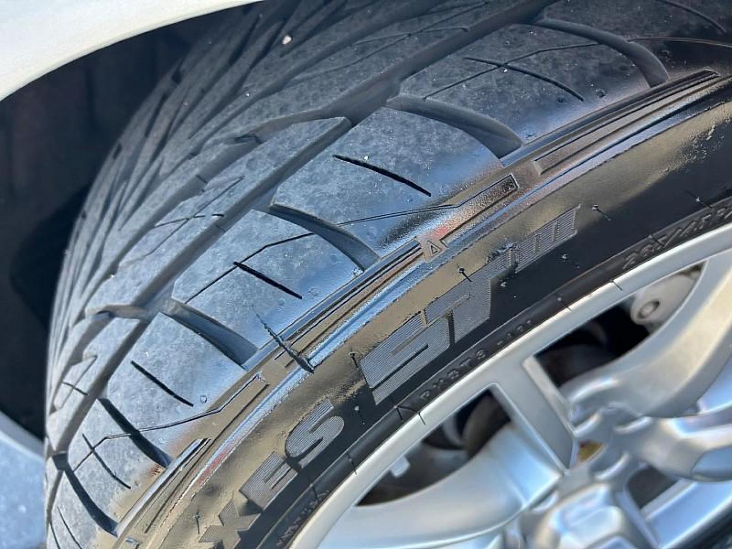 2018 SILVER Porsche Macan (WP1AB2A57JL) with an V6 Twin Turbo 3.0 Liter engine, Auto 7-Spd PDK Dbl-Cltch transmission, located at 412 Auto Vista Drive, Palmdale, CA, 93551, (661) 945-0620, 34.592636, -118.136681 - Photo#9