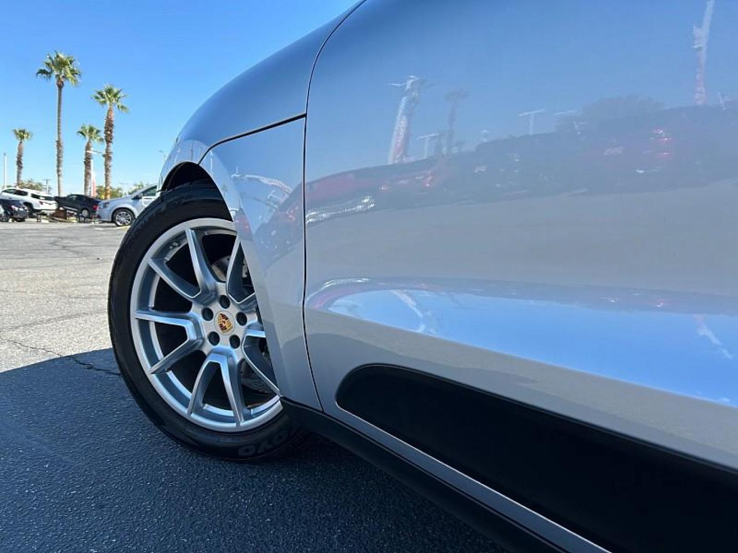 2018 SILVER Porsche Macan (WP1AB2A57JL) with an V6 Twin Turbo 3.0 Liter engine, Auto 7-Spd PDK Dbl-Cltch transmission, located at 412 Auto Vista Drive, Palmdale, CA, 93551, (661) 945-0620, 34.592636, -118.136681 - Photo#11