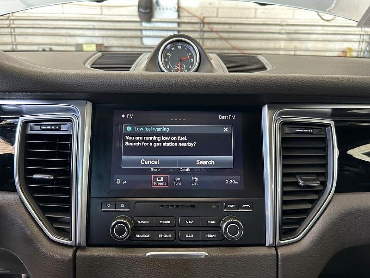 2018 SILVER Porsche Macan (WP1AB2A57JL) with an V6 Twin Turbo 3.0 Liter engine, Auto 7-Spd PDK Dbl-Cltch transmission, located at 412 Auto Vista Drive, Palmdale, CA, 93551, (661) 945-0620, 34.592636, -118.136681 - Photo#20