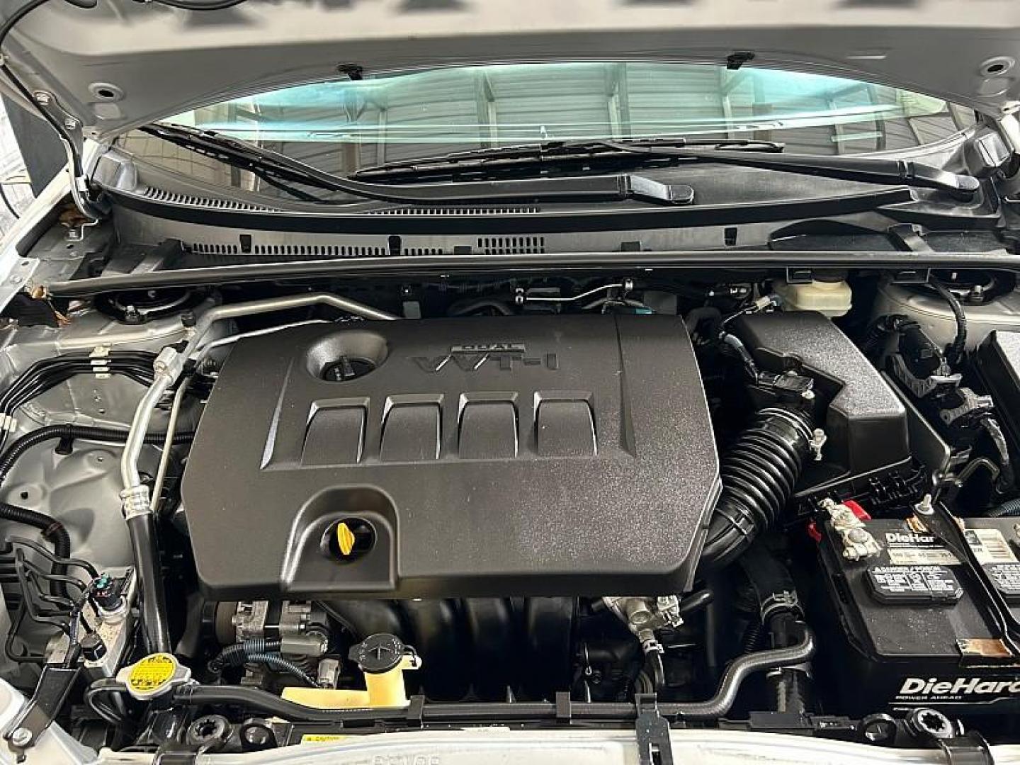2016 SILVER Toyota Corolla (2T1BURHE4GC) with an 4-Cyl 1.8 Liter engine, Automatic CVTi-S transmission, located at 412 Auto Vista Drive, Palmdale, CA, 93551, (661) 945-0620, 34.592636, -118.136681 - Photo#4