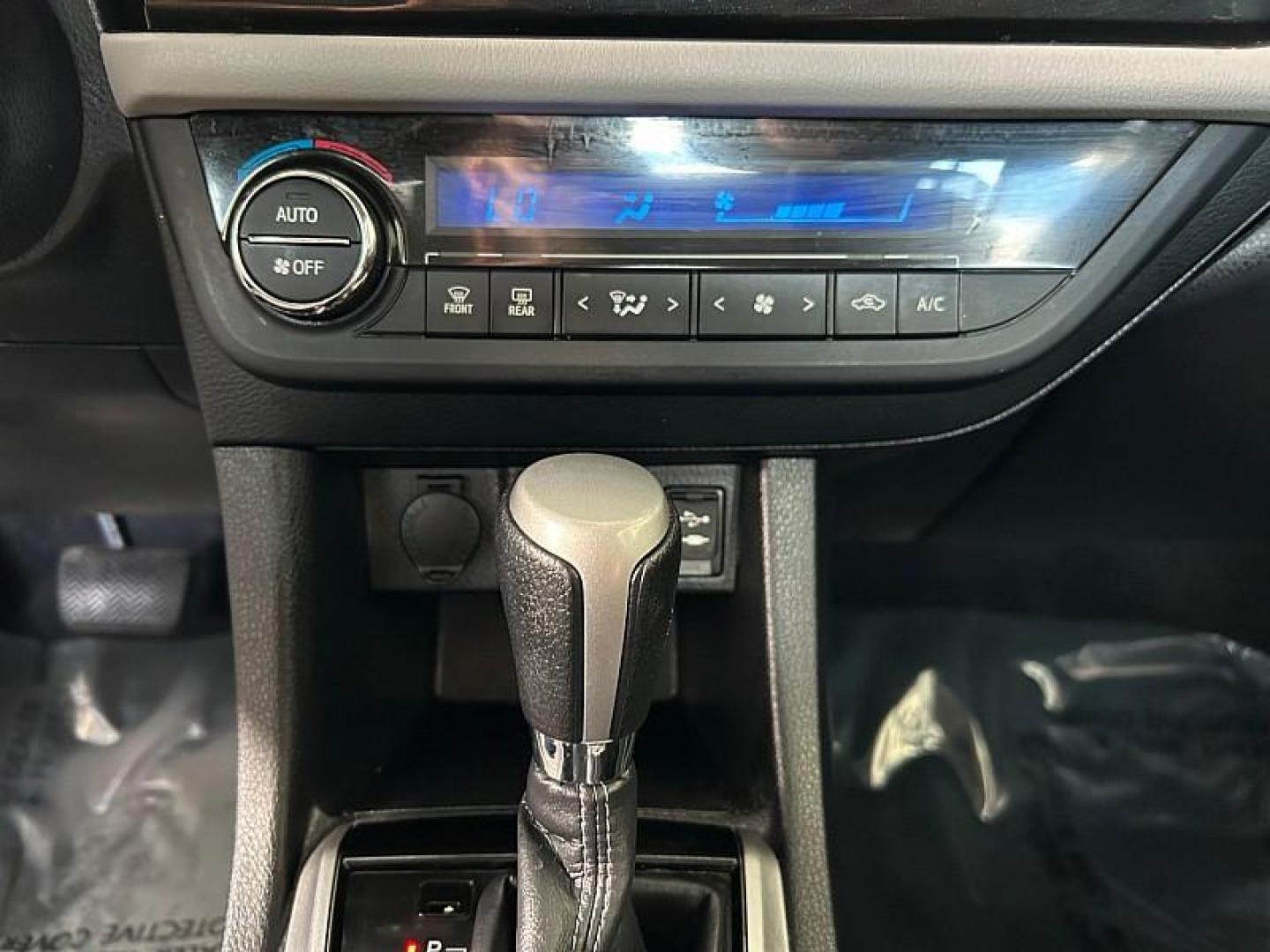 2016 SILVER Toyota Corolla (2T1BURHE4GC) with an 4-Cyl 1.8 Liter engine, Automatic CVTi-S transmission, located at 412 Auto Vista Drive, Palmdale, CA, 93551, (661) 945-0620, 34.592636, -118.136681 - Photo#6