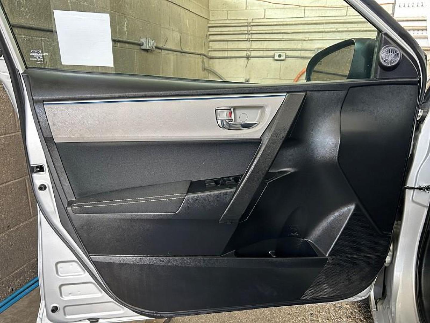 2016 SILVER Toyota Corolla (2T1BURHE4GC) with an 4-Cyl 1.8 Liter engine, Automatic CVTi-S transmission, located at 412 Auto Vista Drive, Palmdale, CA, 93551, (661) 945-0620, 34.592636, -118.136681 - Photo#13