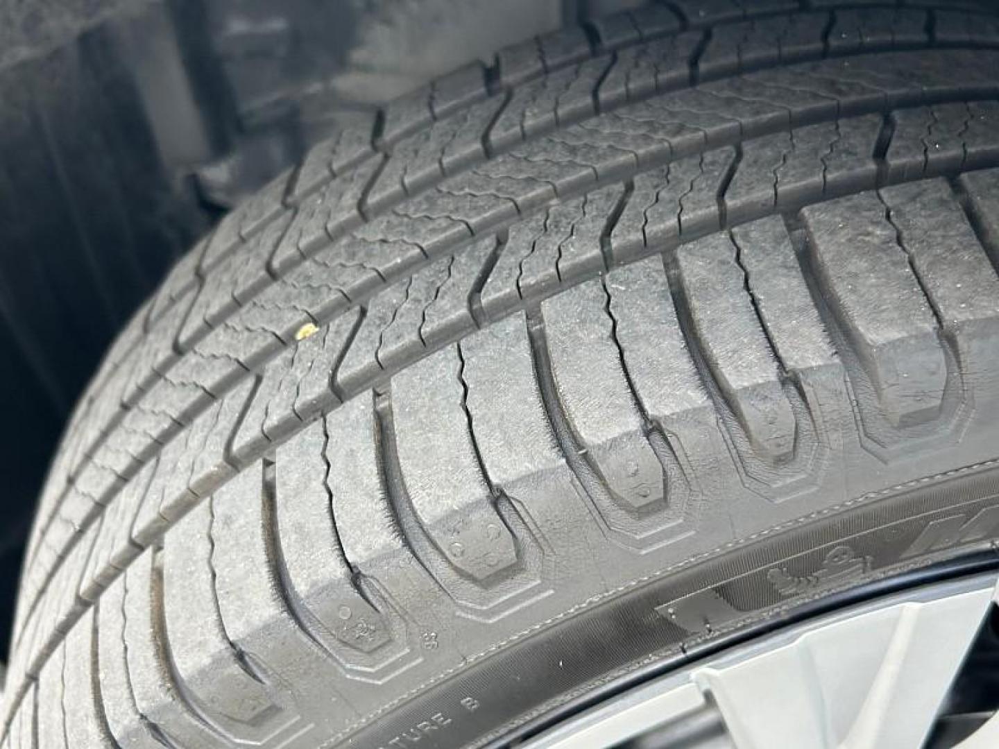 2016 SILVER Toyota Corolla (2T1BURHE4GC) with an 4-Cyl 1.8 Liter engine, Automatic CVTi-S transmission, located at 412 Auto Vista Drive, Palmdale, CA, 93551, (661) 945-0620, 34.592636, -118.136681 - Photo#15