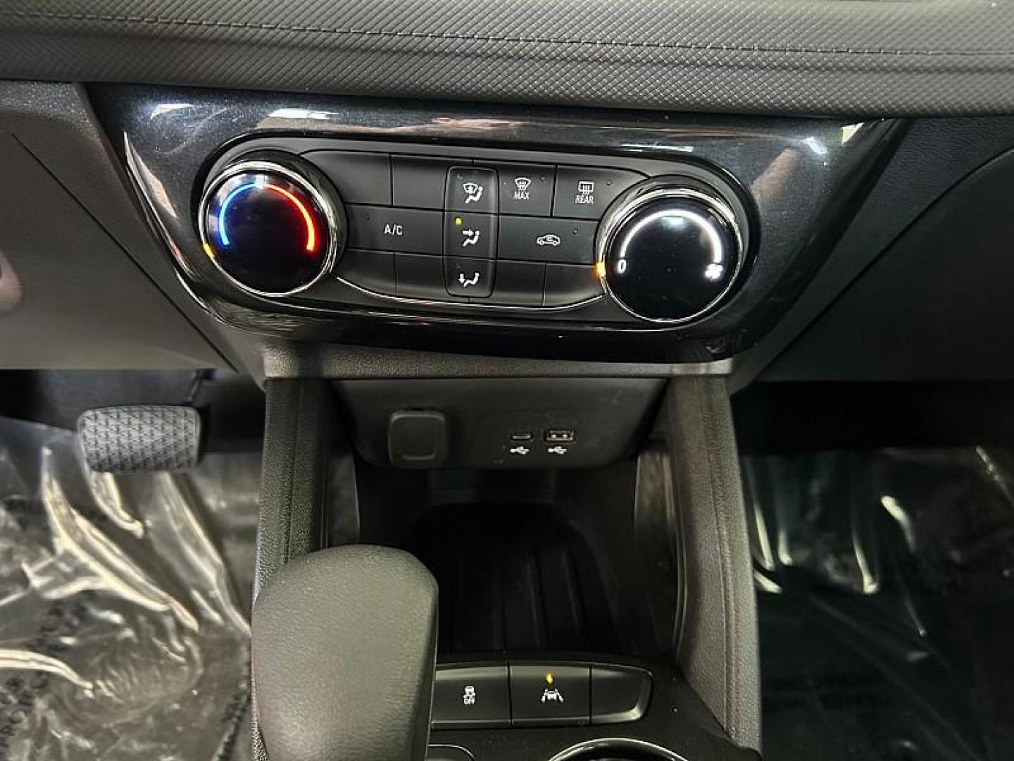 2024 RED Chevrolet Trailblazer (KL79MPS27RB) with an 3-Cyl Turbo 1.2 Liter engine, Automatic CVT transmission, located at 412 Auto Vista Drive, Palmdale, CA, 93551, (661) 945-0620, 34.592636, -118.136681 - Photo#19