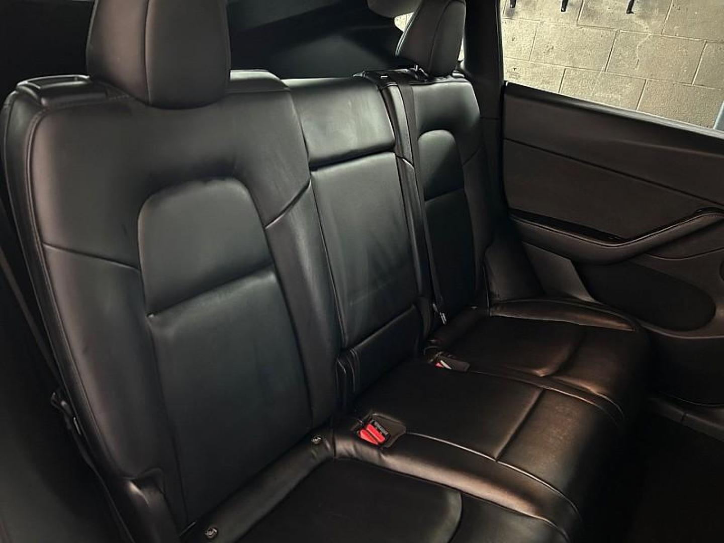 2020 WHITE Tesla Model Y (5YJYGDEE5LF) with an Dual AC Electric Motors engine, Single-Speed Fixed Gear transmission, located at 412 Auto Vista Drive, Palmdale, CA, 93551, (661) 945-0620, 34.592636, -118.136681 - Photo#19