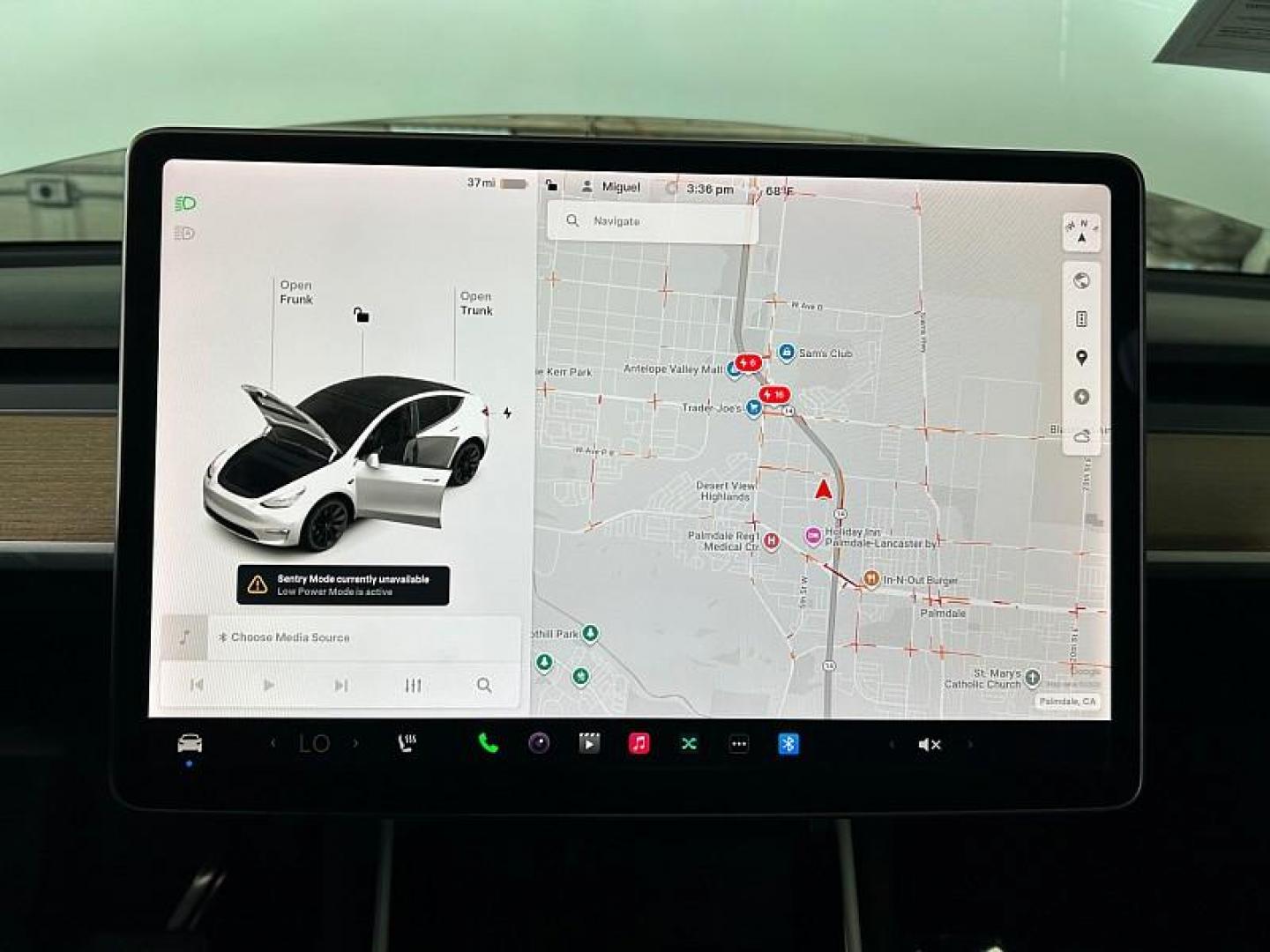 2020 WHITE Tesla Model Y (5YJYGDEE5LF) with an Dual AC Electric Motors engine, Single-Speed Fixed Gear transmission, located at 412 Auto Vista Drive, Palmdale, CA, 93551, (661) 945-0620, 34.592636, -118.136681 - Photo#14