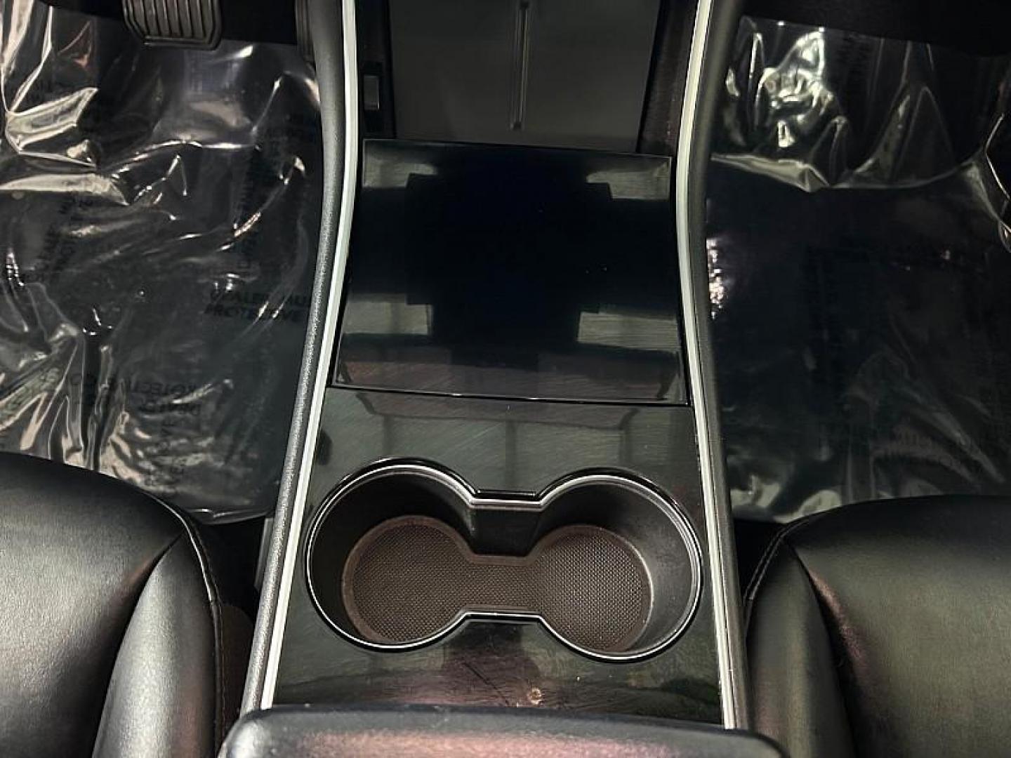 2020 WHITE Tesla Model Y (5YJYGDEE5LF) with an Dual AC Electric Motors engine, Single-Speed Fixed Gear transmission, located at 412 Auto Vista Drive, Palmdale, CA, 93551, (661) 945-0620, 34.592636, -118.136681 - Photo#17