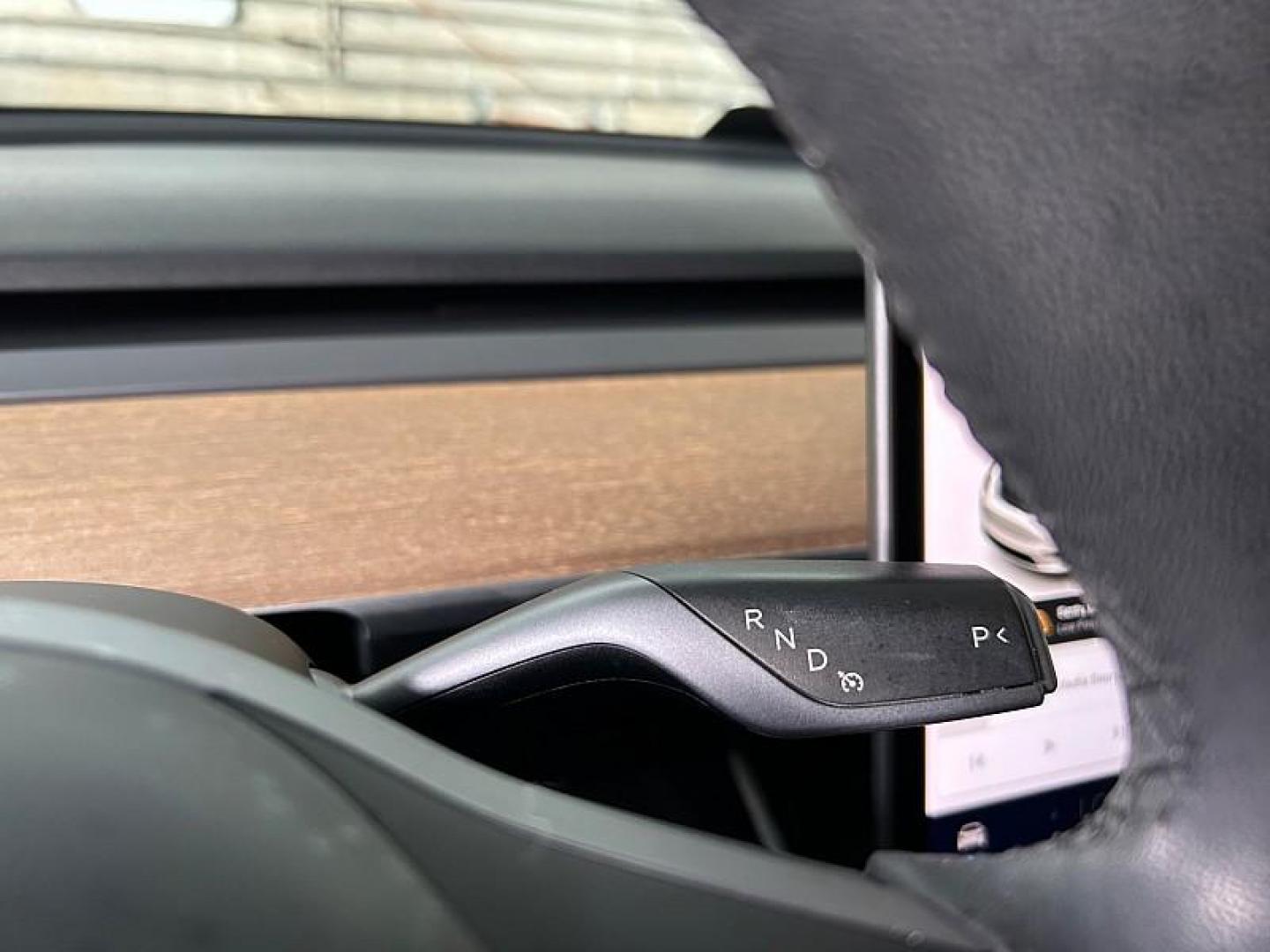 2020 WHITE Tesla Model Y (5YJYGDEE5LF) with an Dual AC Electric Motors engine, Single-Speed Fixed Gear transmission, located at 412 Auto Vista Drive, Palmdale, CA, 93551, (661) 945-0620, 34.592636, -118.136681 - Photo#16