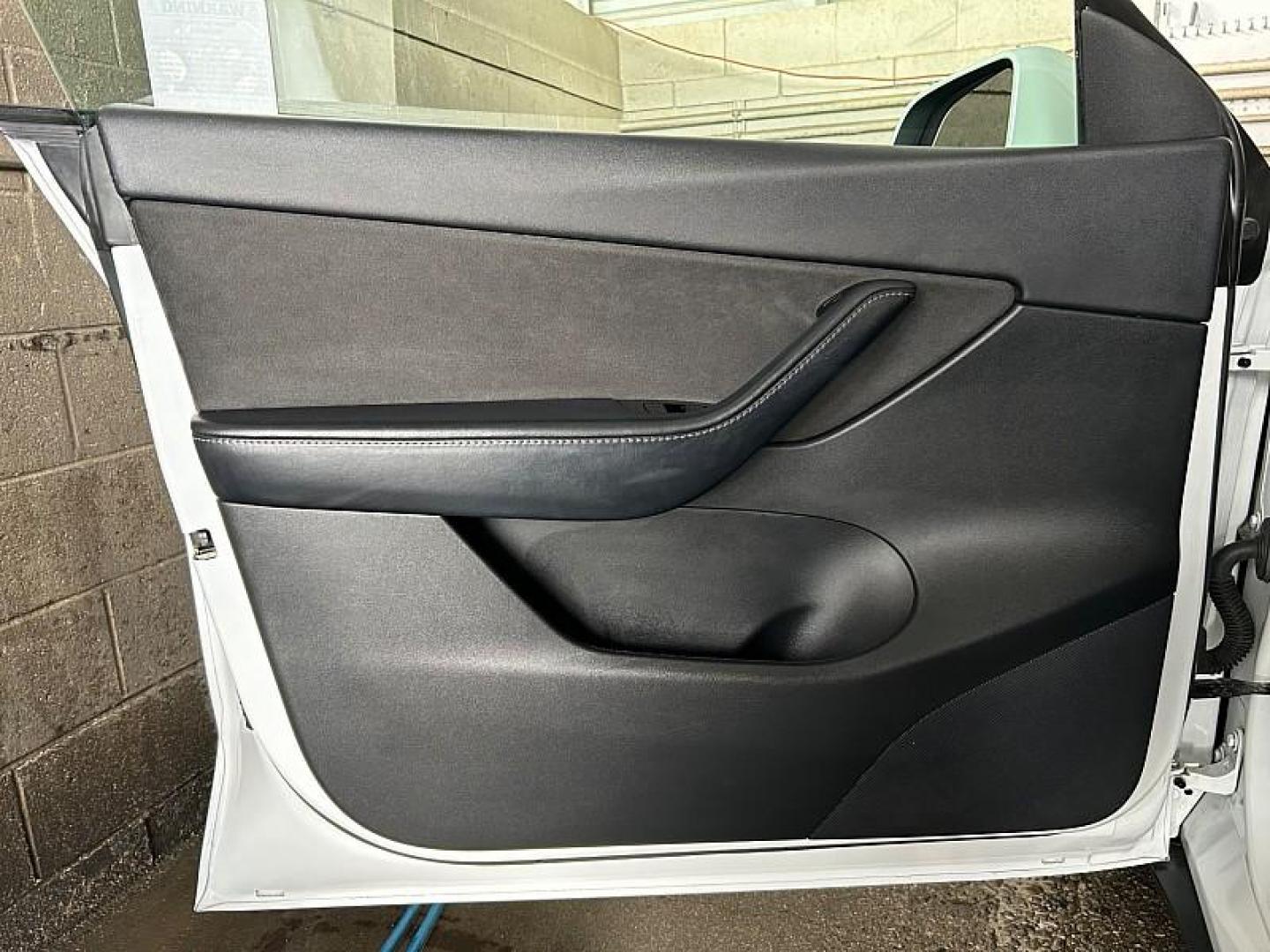 2020 WHITE Tesla Model Y (5YJYGDEE5LF) with an Dual AC Electric Motors engine, Single-Speed Fixed Gear transmission, located at 412 Auto Vista Drive, Palmdale, CA, 93551, (661) 945-0620, 34.592636, -118.136681 - Photo#11