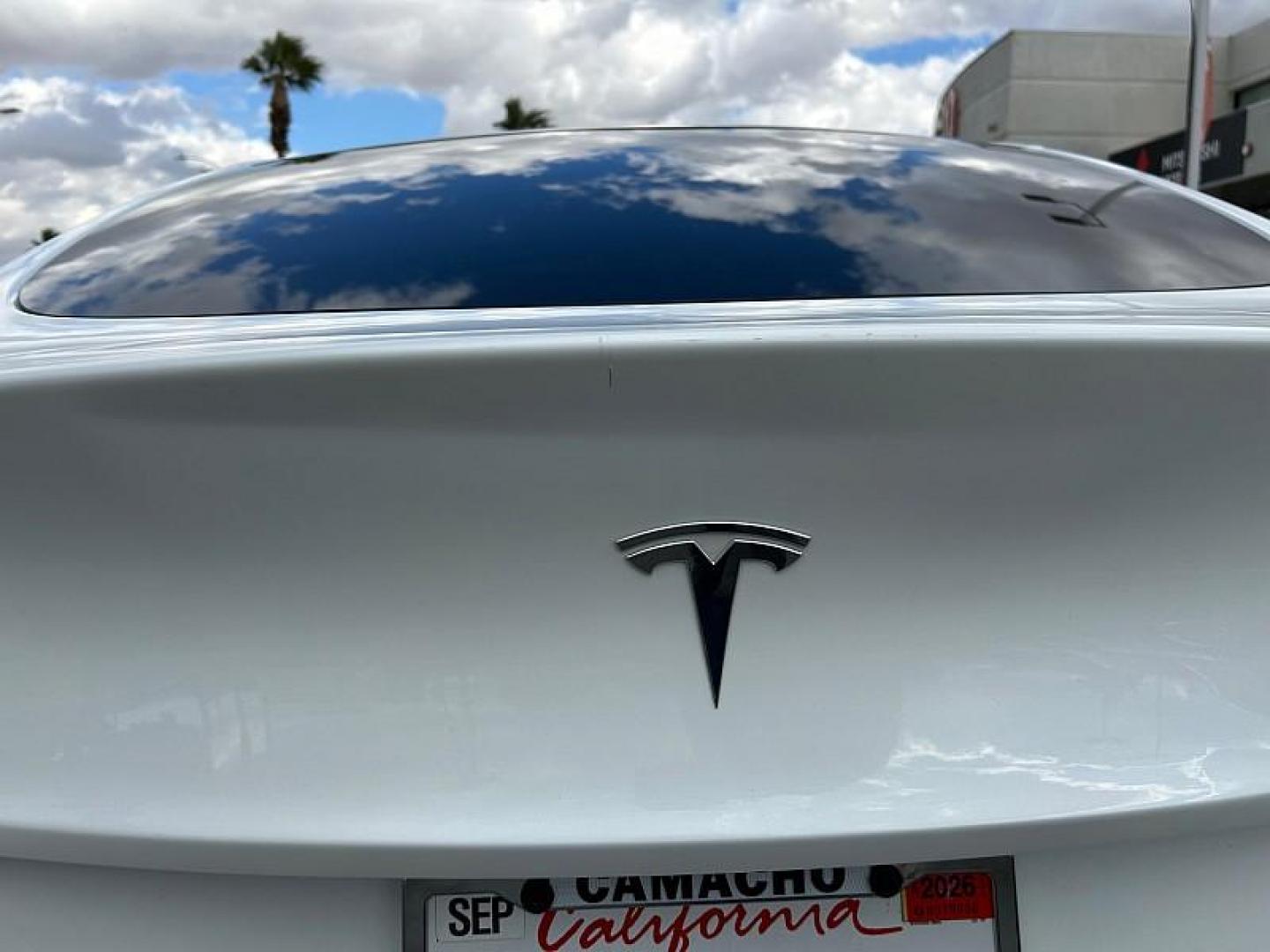 2020 WHITE Tesla Model Y (5YJYGDEE5LF) with an Dual AC Electric Motors engine, Single-Speed Fixed Gear transmission, located at 412 Auto Vista Drive, Palmdale, CA, 93551, (661) 945-0620, 34.592636, -118.136681 - Photo#6