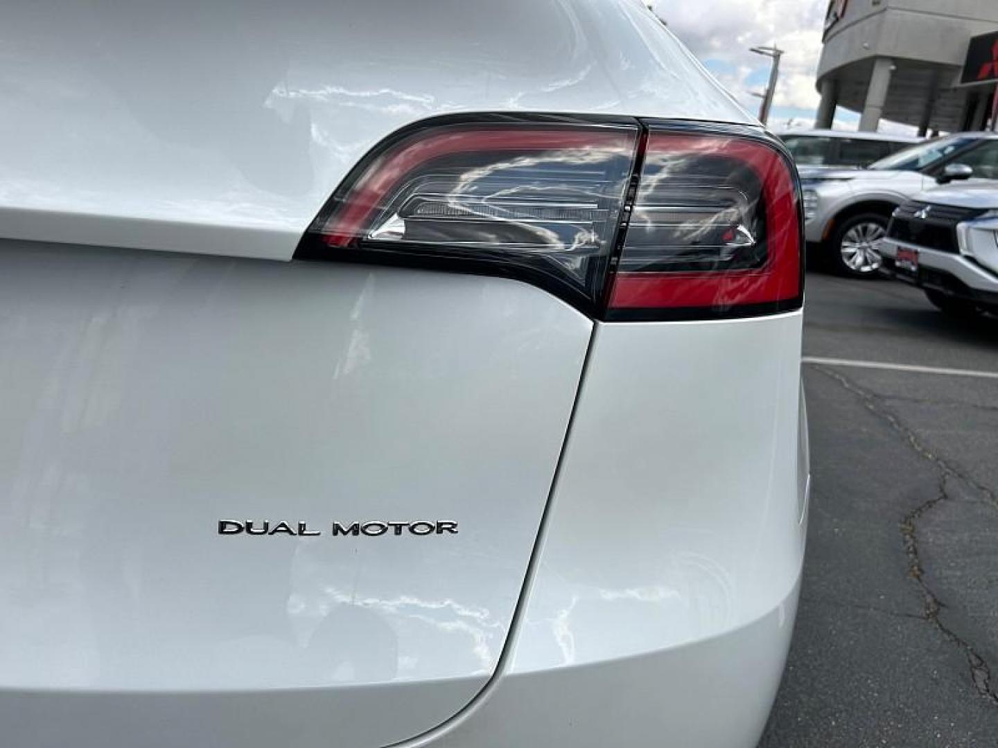 2020 WHITE Tesla Model Y (5YJYGDEE5LF) with an Dual AC Electric Motors engine, Single-Speed Fixed Gear transmission, located at 412 Auto Vista Drive, Palmdale, CA, 93551, (661) 945-0620, 34.592636, -118.136681 - Photo#7