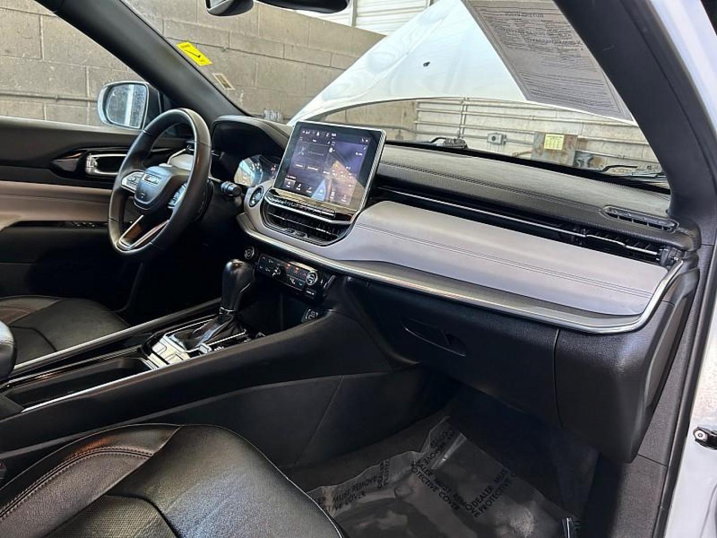 2023 WHITE Jeep Compass (3C4NJDCN1PT) with an 4-Cyl Turbo 2.0 Liter engine, Automatic 8-Spd transmission, located at 412 Auto Vista Drive, Palmdale, CA, 93551, (661) 945-0620, 34.592636, -118.136681 - Photo#20