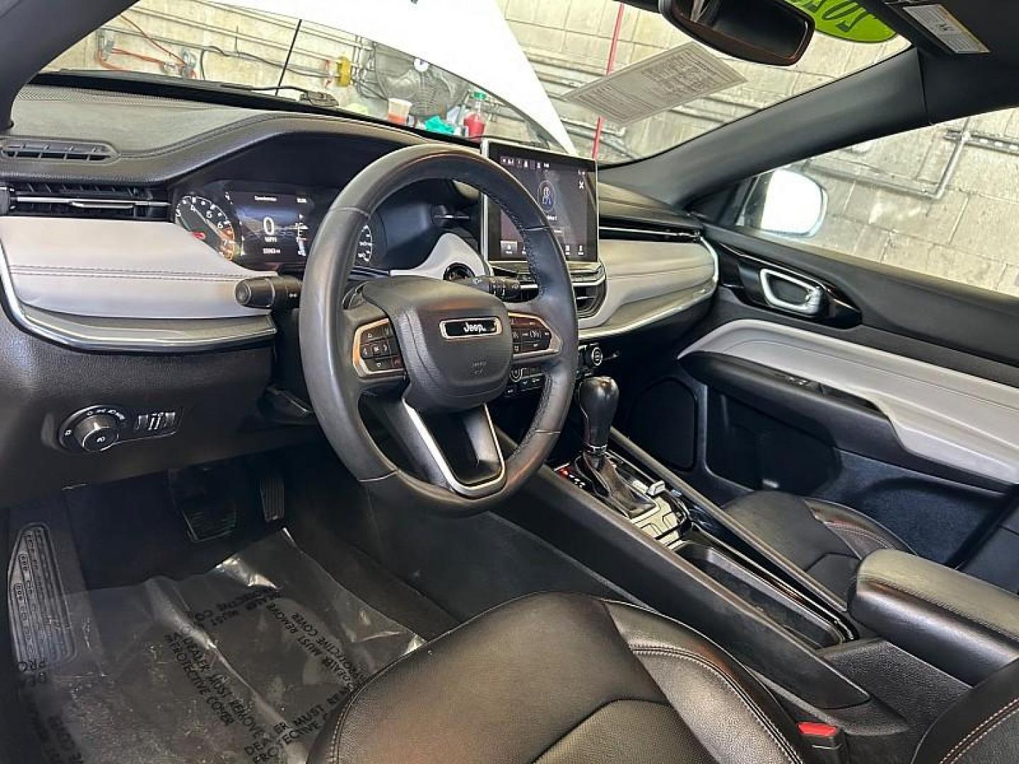 2023 WHITE Jeep Compass (3C4NJDCN1PT) with an 4-Cyl Turbo 2.0 Liter engine, Automatic 8-Spd transmission, located at 412 Auto Vista Drive, Palmdale, CA, 93551, (661) 945-0620, 34.592636, -118.136681 - Photo#4