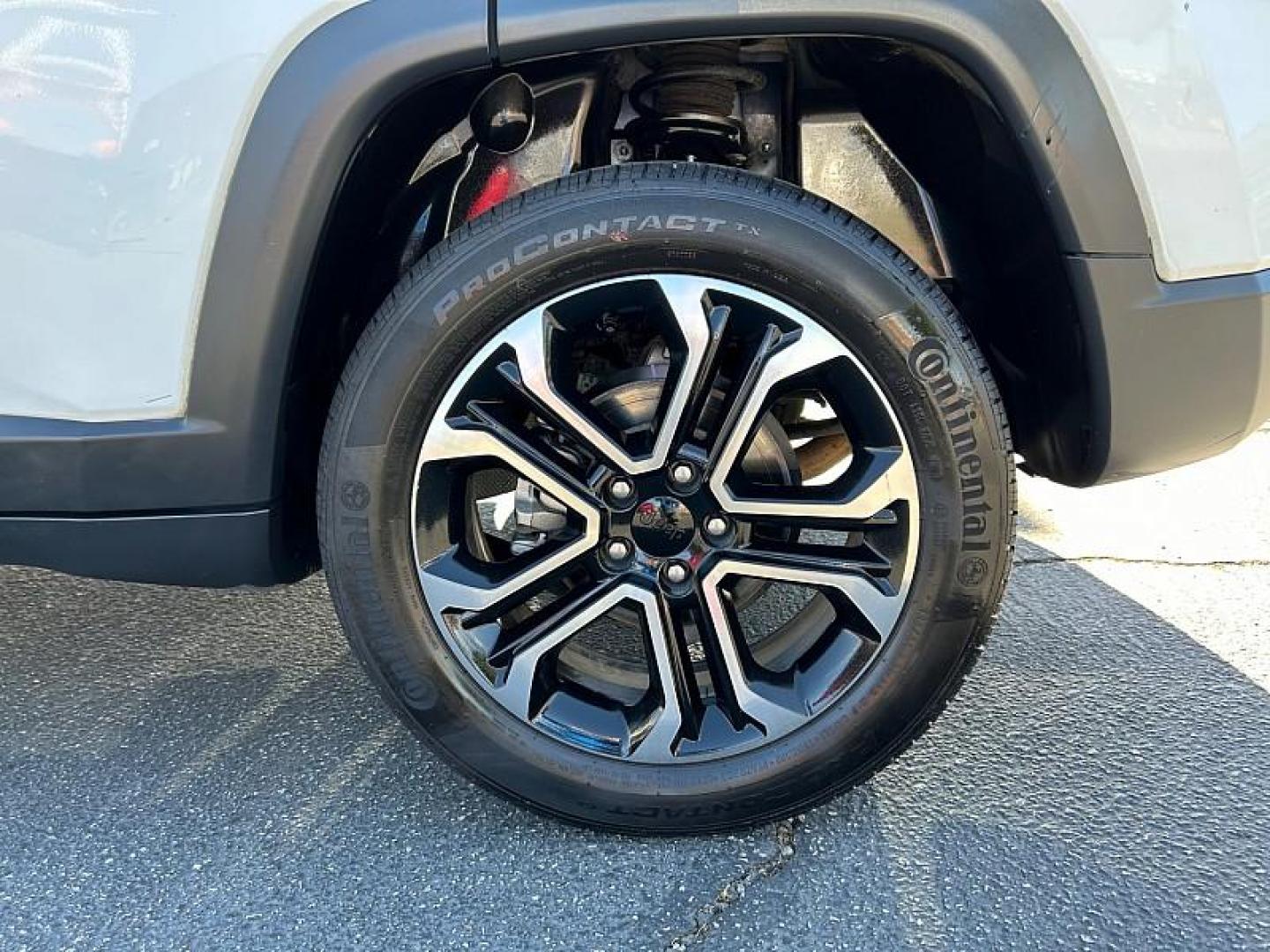 2023 WHITE Jeep Compass (3C4NJDCN1PT) with an 4-Cyl Turbo 2.0 Liter engine, Automatic 8-Spd transmission, located at 412 Auto Vista Drive, Palmdale, CA, 93551, (661) 945-0620, 34.592636, -118.136681 - Photo#9