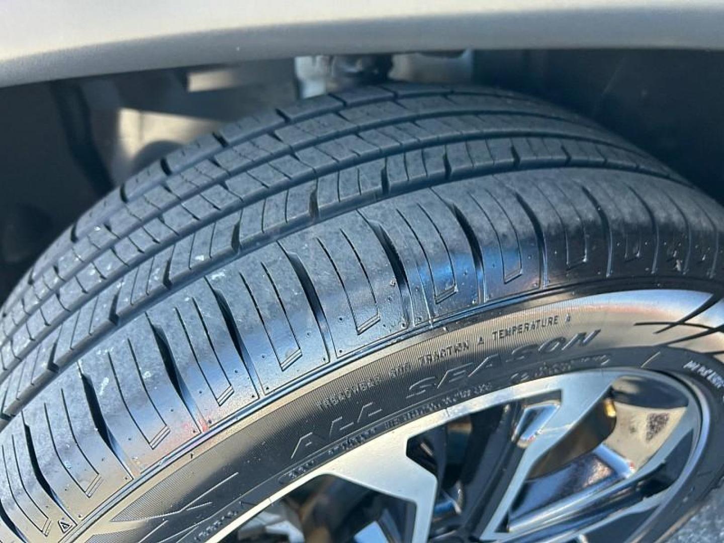 2023 WHITE Jeep Compass (3C4NJDCN1PT) with an 4-Cyl Turbo 2.0 Liter engine, Automatic 8-Spd transmission, located at 412 Auto Vista Drive, Palmdale, CA, 93551, (661) 945-0620, 34.592636, -118.136681 - Photo#17