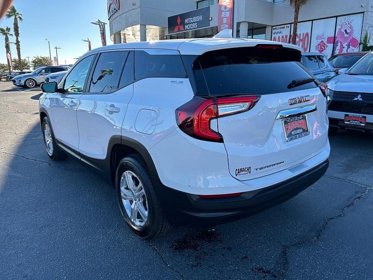 2024 WHITE GMC Terrain (3GKALMEG7RL) with an 4-Cyl Turbo 1.5 Liter engine, Automatic 9-Spd transmission, located at 412 Auto Vista Drive, Palmdale, CA, 93551, (661) 945-0620, 34.592636, -118.136681 - Photo#4