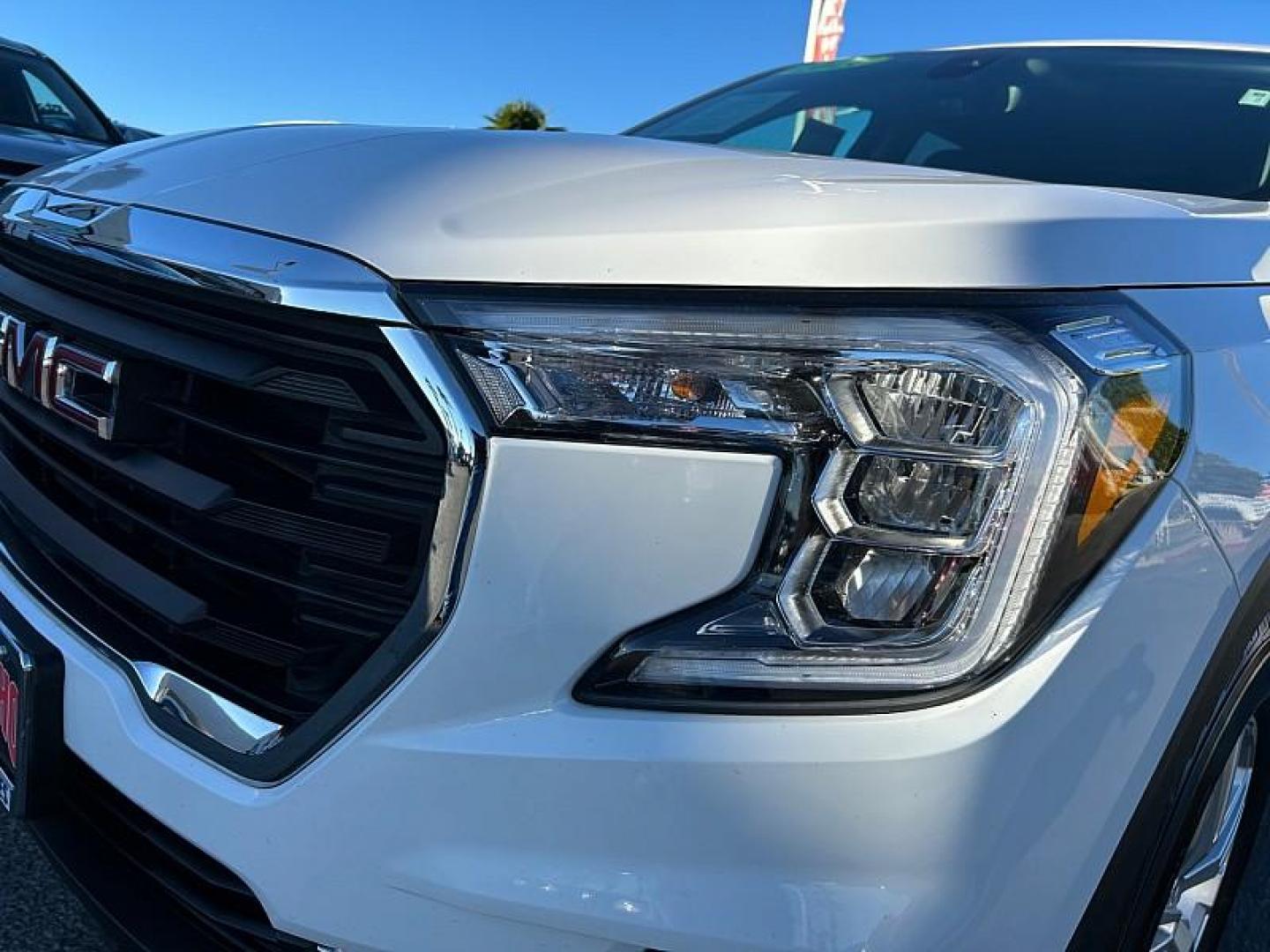 2024 WHITE GMC Terrain (3GKALMEG7RL) with an 4-Cyl Turbo 1.5 Liter engine, Automatic 9-Spd transmission, located at 412 Auto Vista Drive, Palmdale, CA, 93551, (661) 945-0620, 34.592636, -118.136681 - Photo#8