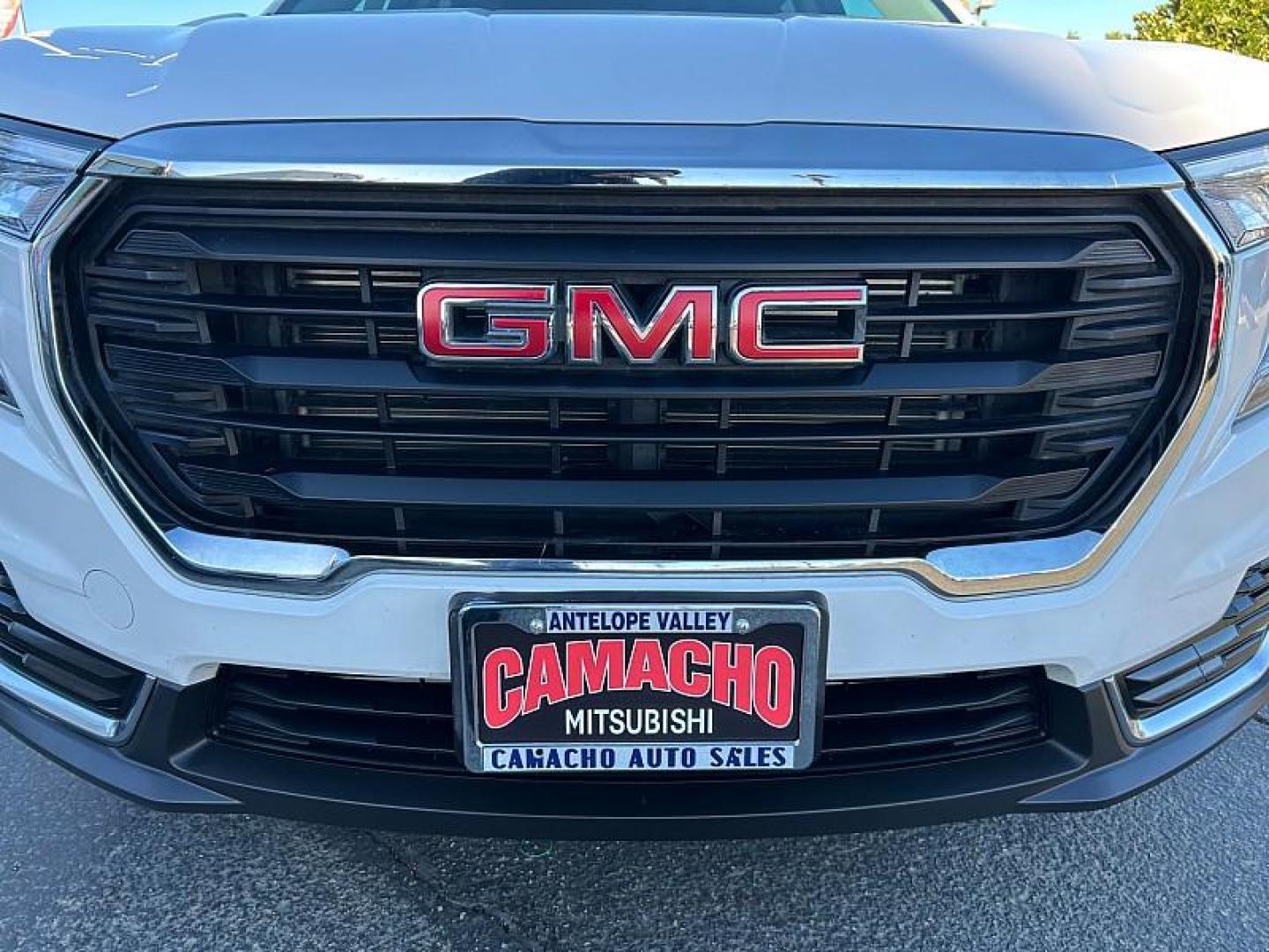 2024 WHITE GMC Terrain (3GKALMEG7RL) with an 4-Cyl Turbo 1.5 Liter engine, Automatic 9-Spd transmission, located at 412 Auto Vista Drive, Palmdale, CA, 93551, (661) 945-0620, 34.592636, -118.136681 - Photo#9