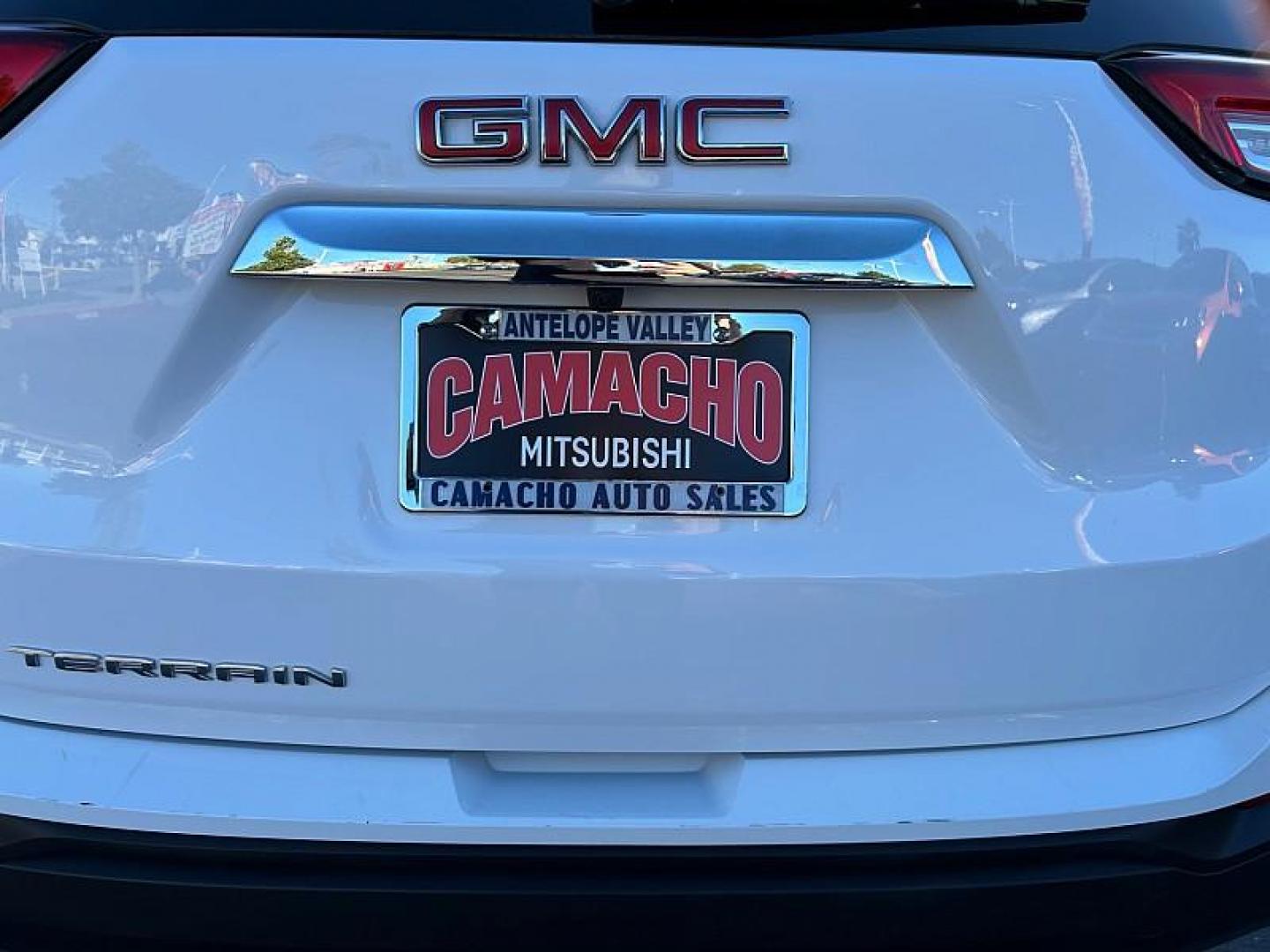 2024 WHITE GMC Terrain (3GKALMEG7RL) with an 4-Cyl Turbo 1.5 Liter engine, Automatic 9-Spd transmission, located at 412 Auto Vista Drive, Palmdale, CA, 93551, (661) 945-0620, 34.592636, -118.136681 - Photo#11