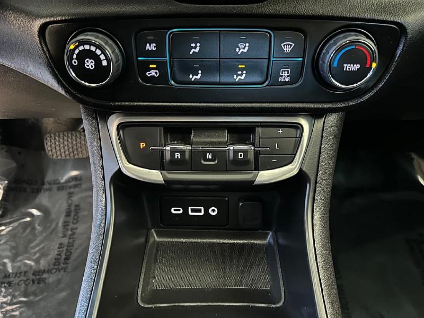 2024 WHITE GMC Terrain (3GKALMEG7RL) with an 4-Cyl Turbo 1.5 Liter engine, Automatic 9-Spd transmission, located at 412 Auto Vista Drive, Palmdale, CA, 93551, (661) 945-0620, 34.592636, -118.136681 - Photo#19