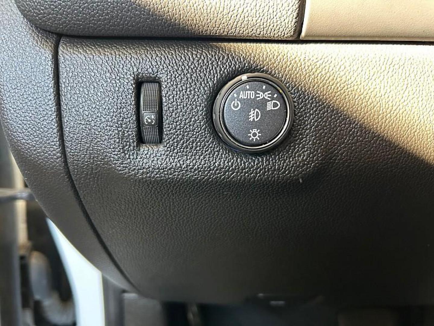 2022 WHITE CHEVROLET COLORADO (1GCGSCEN8N1) , located at 412 Auto Vista Drive, Palmdale, CA, 93551, (661) 945-0620, 34.592636, -118.136681 - Photo#23