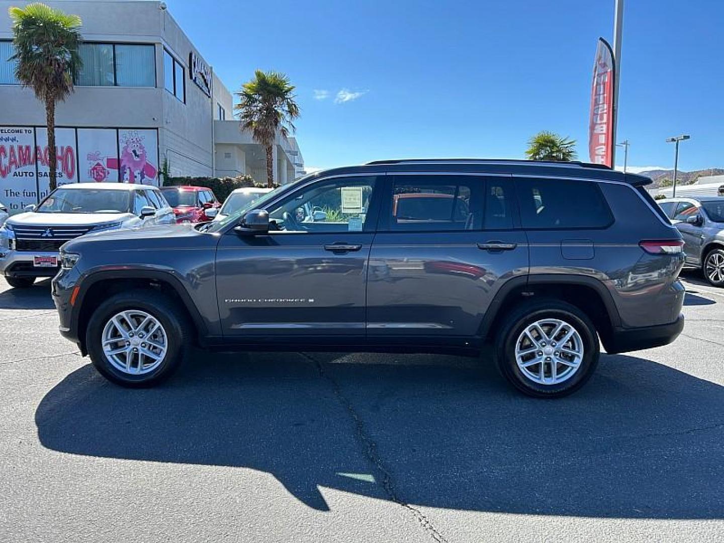 2023 GRAY Jeep Grand Cherokee L (1C4RJKAG2P8) with an V6 VVT 3.6 Liter engine, Automatic 8-Spd transmission, located at 412 Auto Vista Drive, Palmdale, CA, 93551, (661) 945-0620, 34.592636, -118.136681 - Photo#5