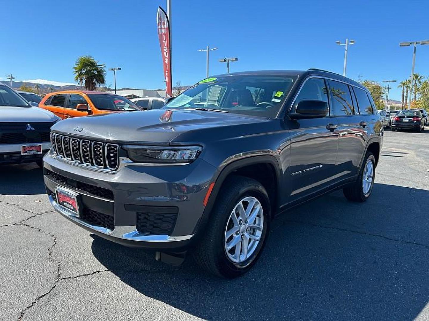 2023 GRAY Jeep Grand Cherokee L (1C4RJKAG2P8) with an V6 VVT 3.6 Liter engine, Automatic 8-Spd transmission, located at 412 Auto Vista Drive, Palmdale, CA, 93551, (661) 945-0620, 34.592636, -118.136681 - Photo#6