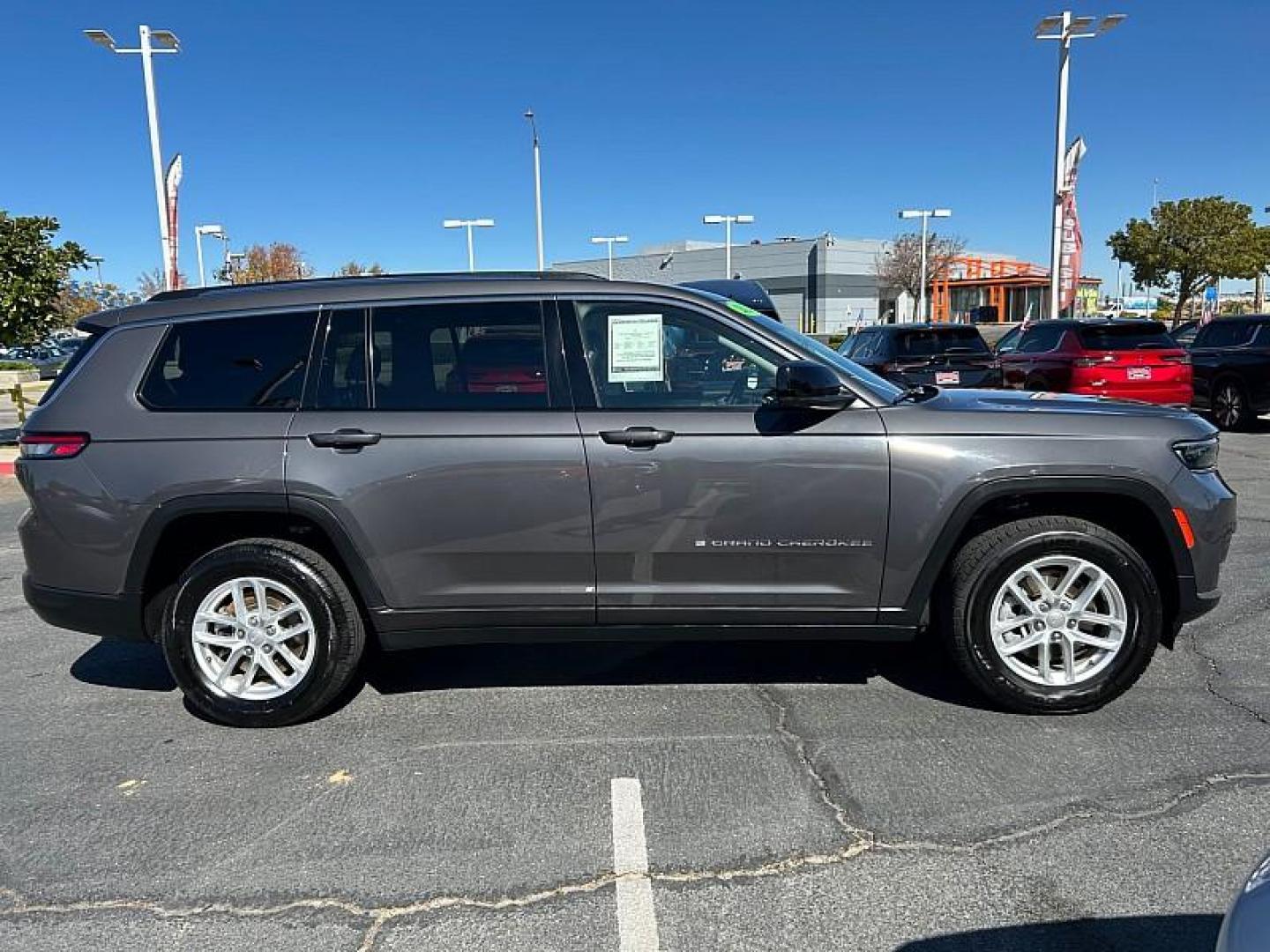 2023 GRAY Jeep Grand Cherokee L (1C4RJKAG2P8) with an V6 VVT 3.6 Liter engine, Automatic 8-Spd transmission, located at 412 Auto Vista Drive, Palmdale, CA, 93551, (661) 945-0620, 34.592636, -118.136681 - Photo#7