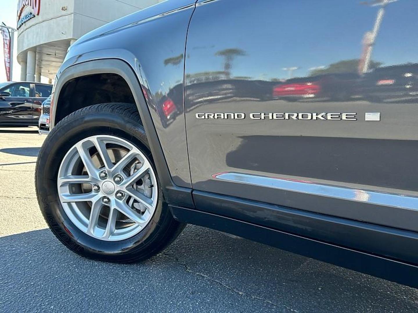 2023 GRAY Jeep Grand Cherokee L (1C4RJKAG2P8) with an V6 VVT 3.6 Liter engine, Automatic 8-Spd transmission, located at 412 Auto Vista Drive, Palmdale, CA, 93551, (661) 945-0620, 34.592636, -118.136681 - Photo#12