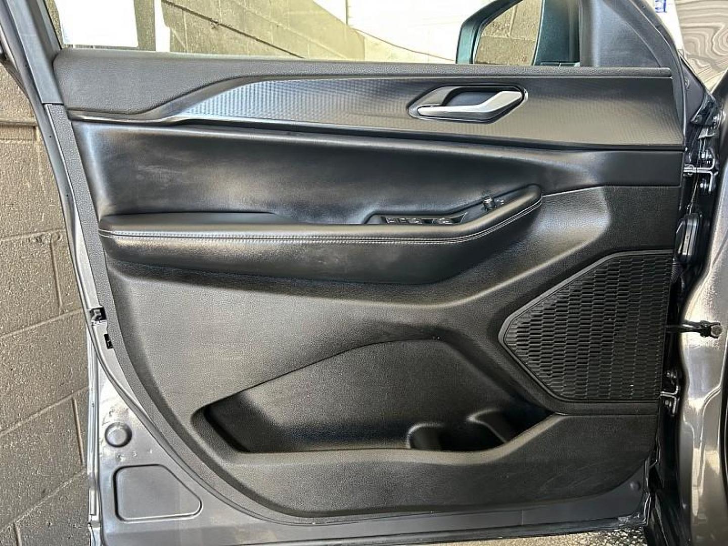 2023 GRAY Jeep Grand Cherokee L (1C4RJKAG2P8) with an V6 VVT 3.6 Liter engine, Automatic 8-Spd transmission, located at 412 Auto Vista Drive, Palmdale, CA, 93551, (661) 945-0620, 34.592636, -118.136681 - Photo#15