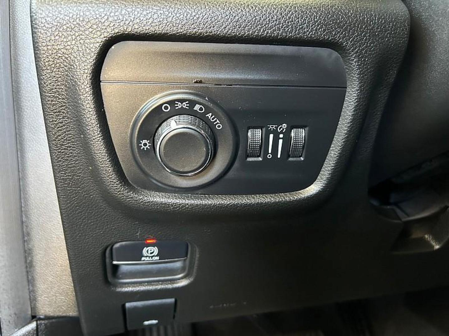 2023 GRAY Jeep Grand Cherokee L (1C4RJKAG2P8) with an V6 VVT 3.6 Liter engine, Automatic 8-Spd transmission, located at 412 Auto Vista Drive, Palmdale, CA, 93551, (661) 945-0620, 34.592636, -118.136681 - Photo#27