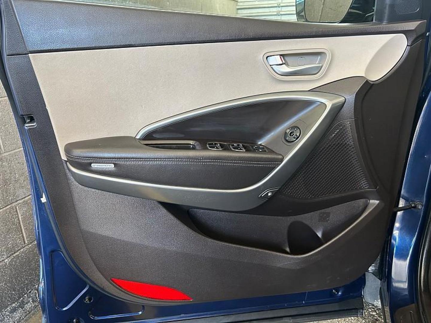 2018 BLUE Hyundai Santa Fe Sport (5XYZTDLB1JG) with an 4-Cyl GDI 2.4 Liter engine, Automatic 6-Spd w/Shiftronic transmission, located at 412 Auto Vista Drive, Palmdale, CA, 93551, (661) 945-0620, 34.592636, -118.136681 - Photo#9