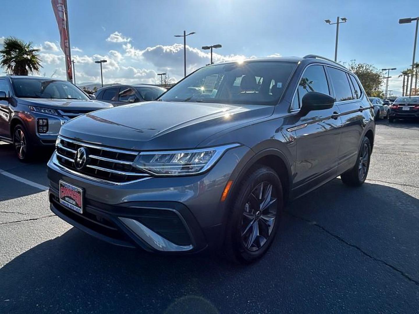 2024 GRAY Volkswagen Tiguan (3VV3B7AX4RM) with an 4-Cyl Turbo 2.0 Liter engine, Automatic 8-Spd transmission, located at 412 Auto Vista Drive, Palmdale, CA, 93551, (661) 945-0620, 34.592636, -118.136681 - Photo#2