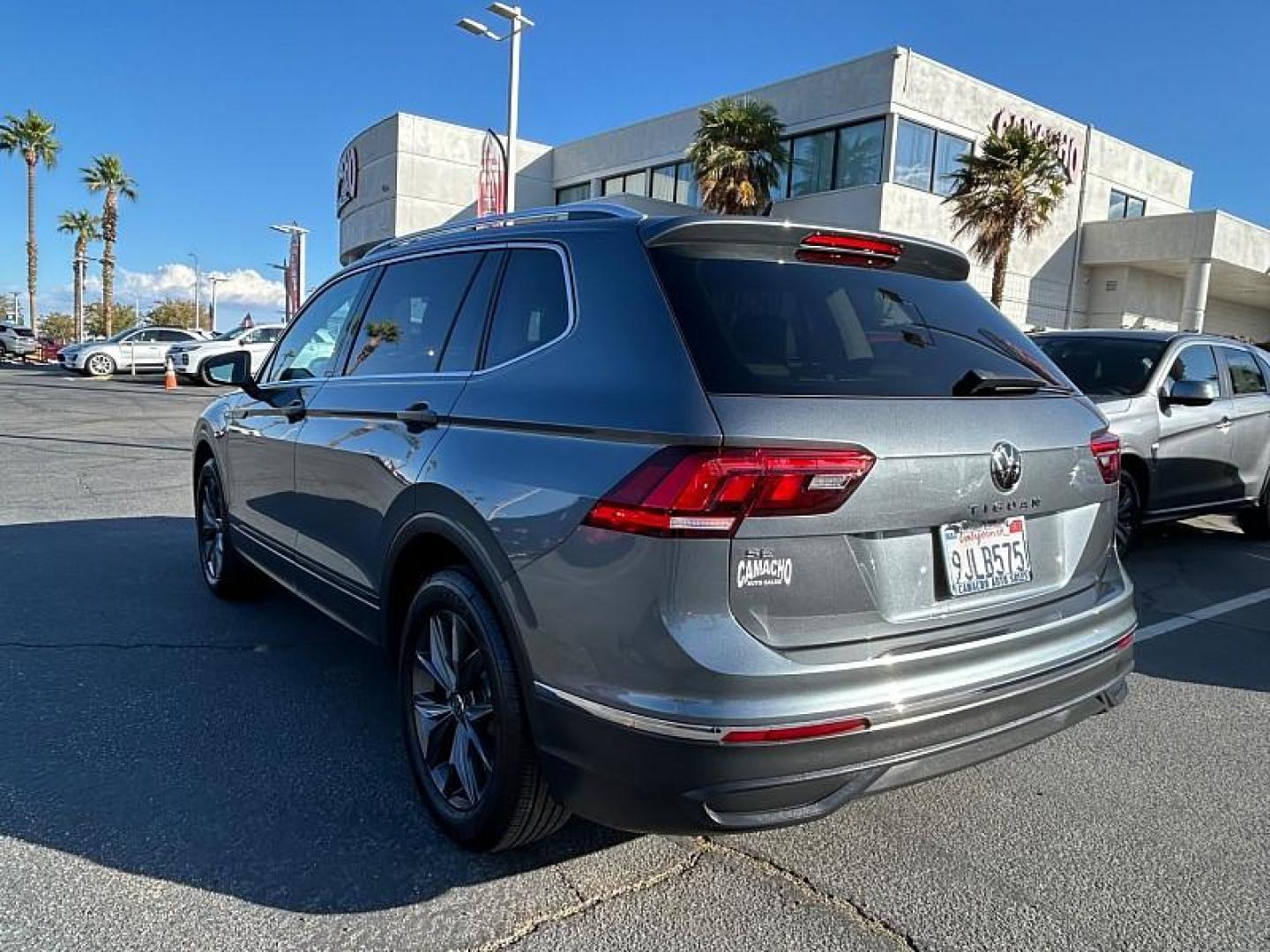 2024 GRAY Volkswagen Tiguan (3VV3B7AX4RM) with an 4-Cyl Turbo 2.0 Liter engine, Automatic 8-Spd transmission, located at 412 Auto Vista Drive, Palmdale, CA, 93551, (661) 945-0620, 34.592636, -118.136681 - Photo#4