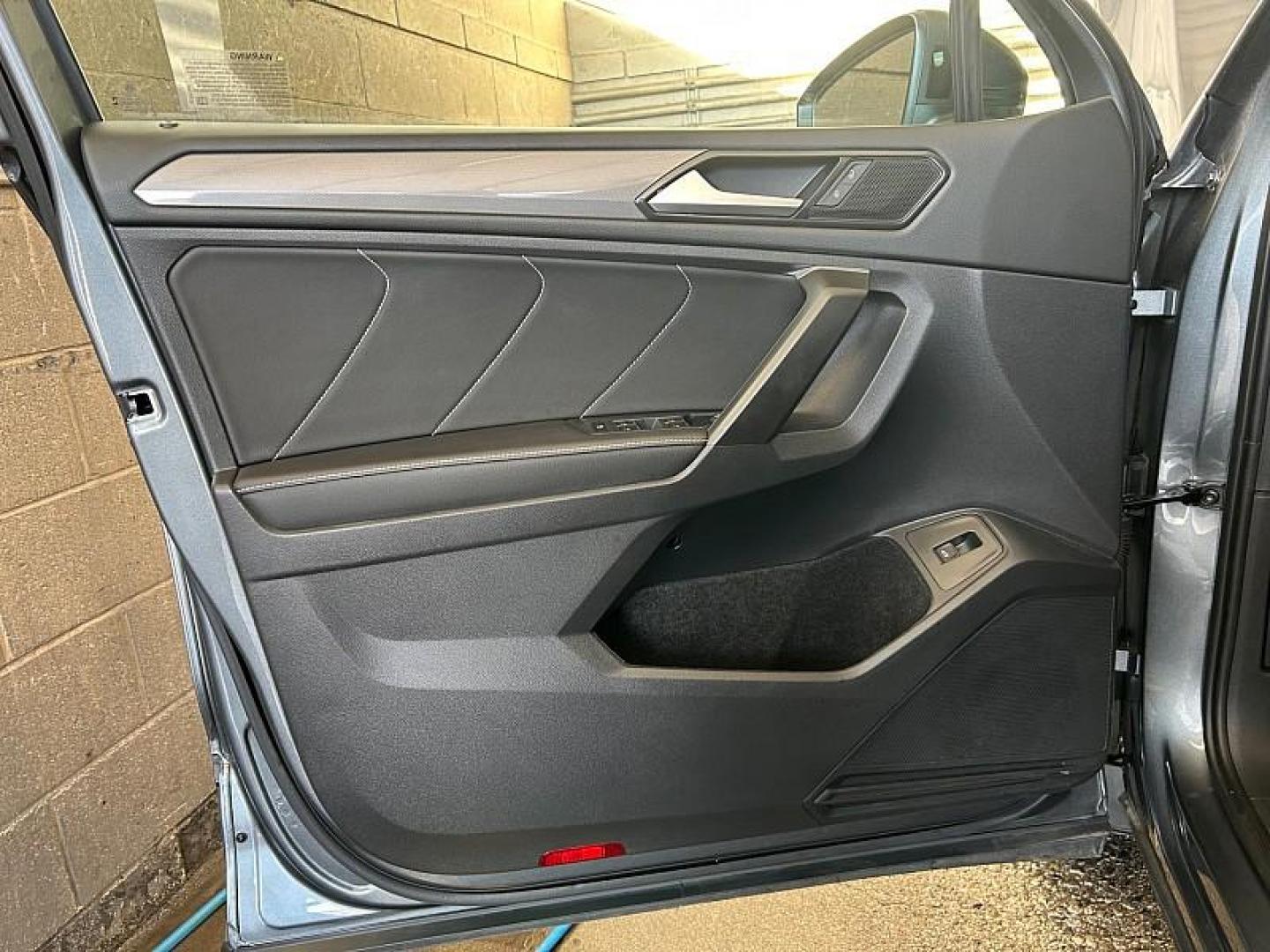 2024 GRAY Volkswagen Tiguan (3VV3B7AX4RM) with an 4-Cyl Turbo 2.0 Liter engine, Automatic 8-Spd transmission, located at 412 Auto Vista Drive, Palmdale, CA, 93551, (661) 945-0620, 34.592636, -118.136681 - Photo#8