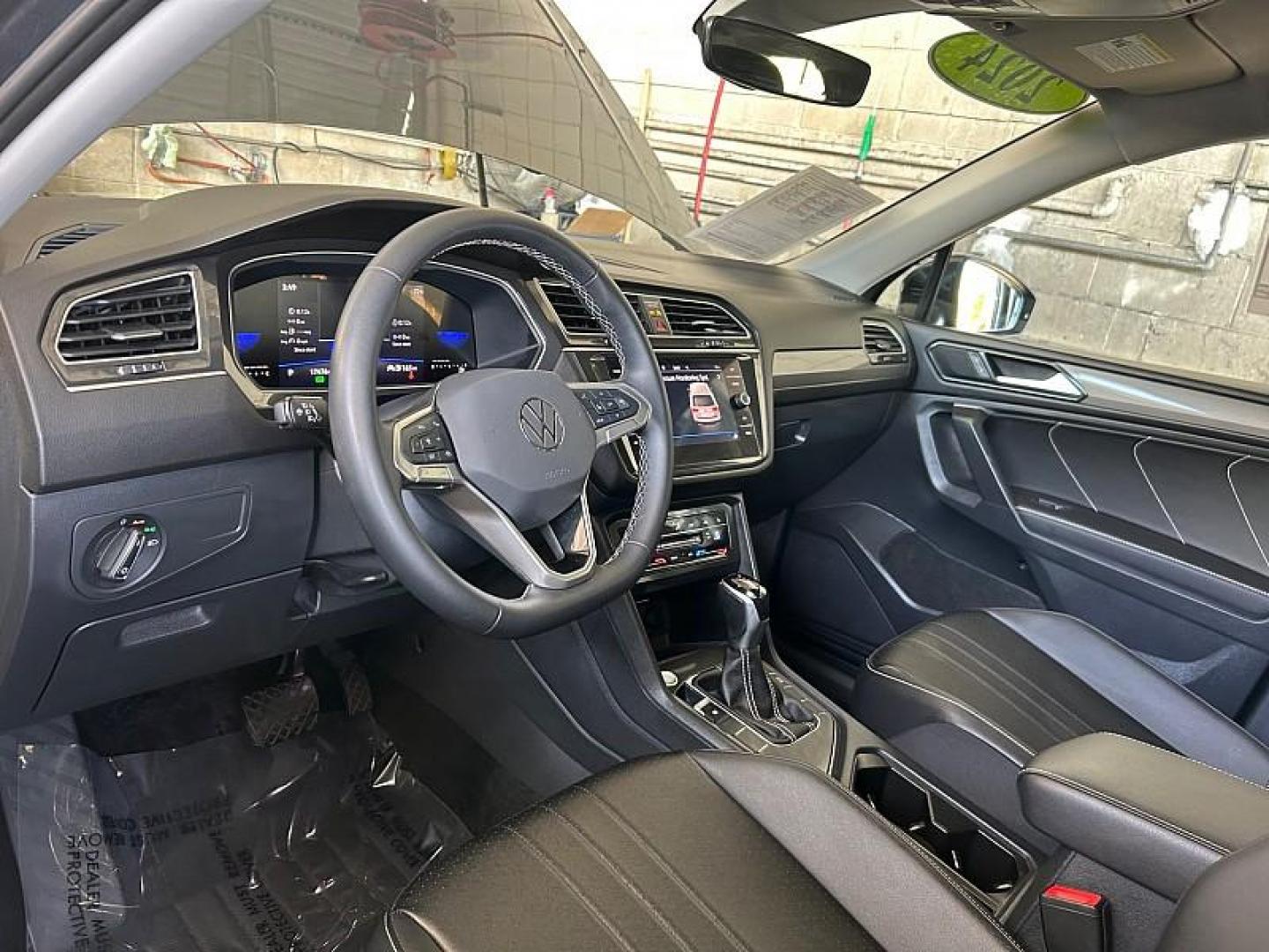 2024 GRAY Volkswagen Tiguan (3VV3B7AX4RM) with an 4-Cyl Turbo 2.0 Liter engine, Automatic 8-Spd transmission, located at 412 Auto Vista Drive, Palmdale, CA, 93551, (661) 945-0620, 34.592636, -118.136681 - Photo#9