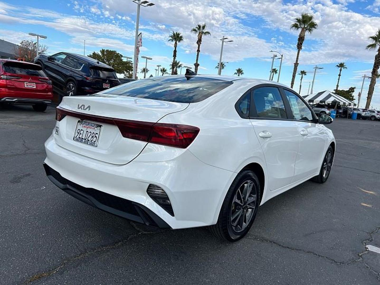 2023 WHITE Kia Forte (3KPF24AD1PE) with an 4-Cyl 2.0 Liter engine, Automatic IVT transmission, located at 412 Auto Vista Drive, Palmdale, CA, 93551, (661) 945-0620, 34.592636, -118.136681 - Photo#2