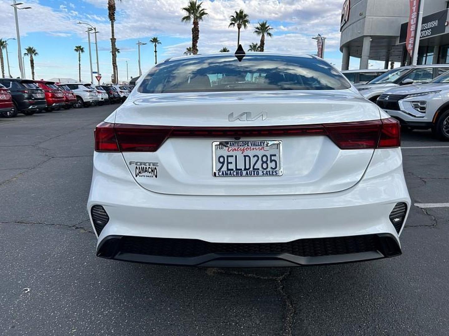 2023 WHITE Kia Forte (3KPF24AD1PE) with an 4-Cyl 2.0 Liter engine, Automatic IVT transmission, located at 412 Auto Vista Drive, Palmdale, CA, 93551, (661) 945-0620, 34.592636, -118.136681 - Photo#3