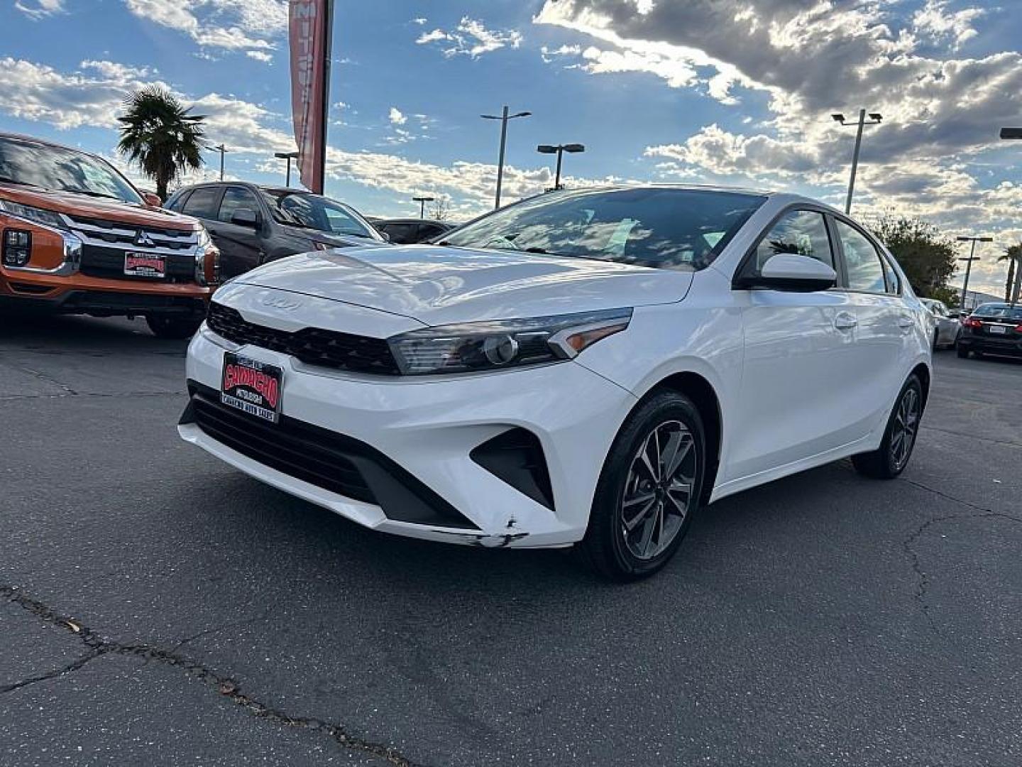 2023 WHITE Kia Forte (3KPF24AD1PE) with an 4-Cyl 2.0 Liter engine, Automatic IVT transmission, located at 412 Auto Vista Drive, Palmdale, CA, 93551, (661) 945-0620, 34.592636, -118.136681 - Photo#6