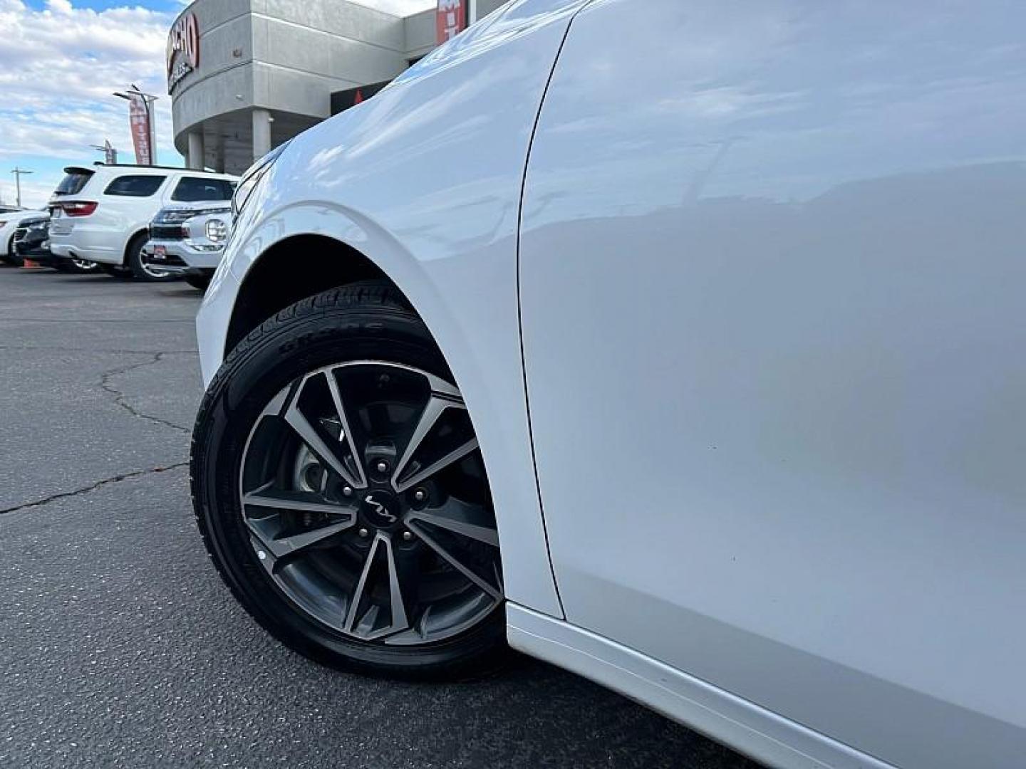 2023 WHITE Kia Forte (3KPF24AD1PE) with an 4-Cyl 2.0 Liter engine, Automatic IVT transmission, located at 412 Auto Vista Drive, Palmdale, CA, 93551, (661) 945-0620, 34.592636, -118.136681 - Photo#12