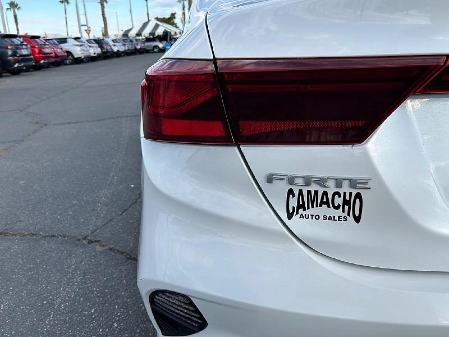 2023 WHITE Kia Forte (3KPF24AD1PE) with an 4-Cyl 2.0 Liter engine, Automatic IVT transmission, located at 412 Auto Vista Drive, Palmdale, CA, 93551, (661) 945-0620, 34.592636, -118.136681 - Photo#15