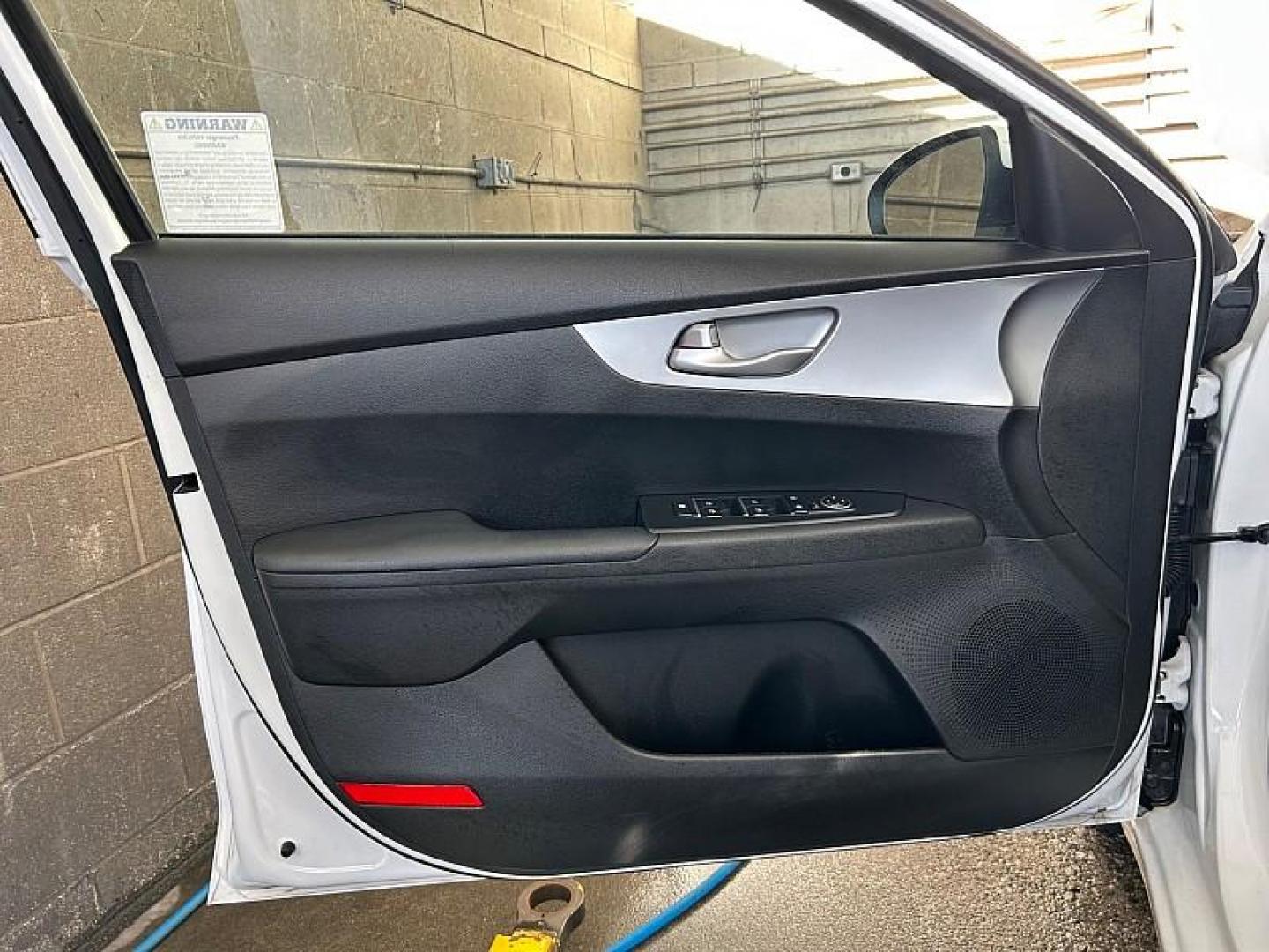 2023 WHITE Kia Forte (3KPF24AD1PE) with an 4-Cyl 2.0 Liter engine, Automatic IVT transmission, located at 412 Auto Vista Drive, Palmdale, CA, 93551, (661) 945-0620, 34.592636, -118.136681 - Photo#16