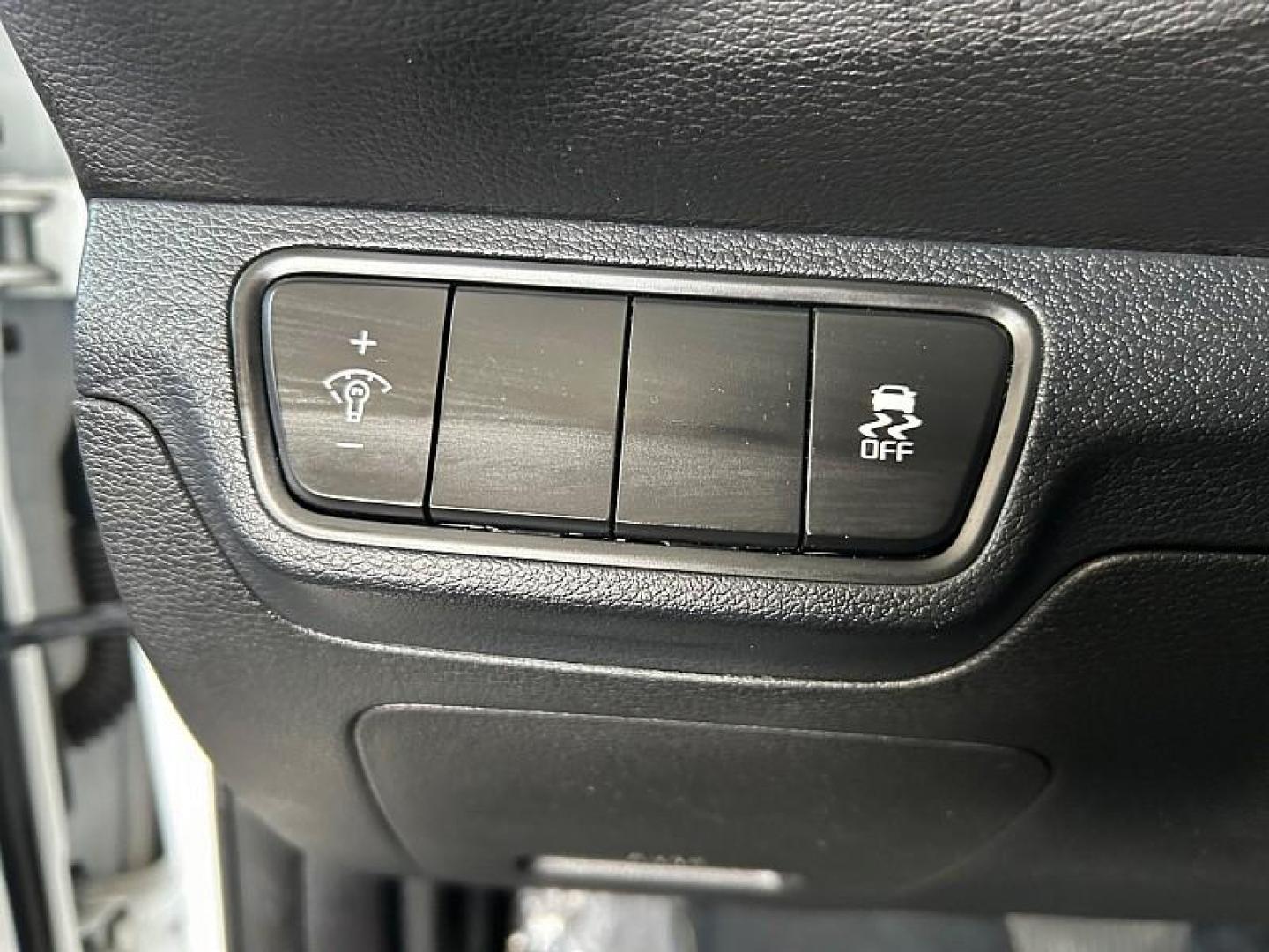 2023 WHITE Kia Forte (3KPF24AD1PE) with an 4-Cyl 2.0 Liter engine, Automatic IVT transmission, located at 412 Auto Vista Drive, Palmdale, CA, 93551, (661) 945-0620, 34.592636, -118.136681 - Photo#28