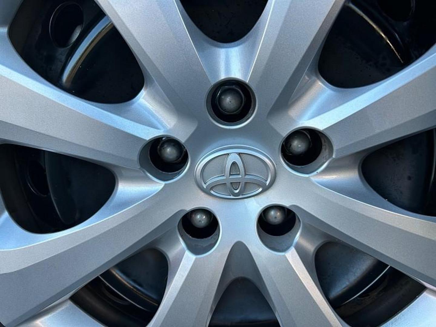 2024 SILVER Toyota Corolla (5YFB4MDE7RP) with an 4-Cyl 2.0 Liter engine, Automatic CVT transmission, located at 412 Auto Vista Drive, Palmdale, CA, 93551, (661) 945-0620, 34.592636, -118.136681 - Photo#15