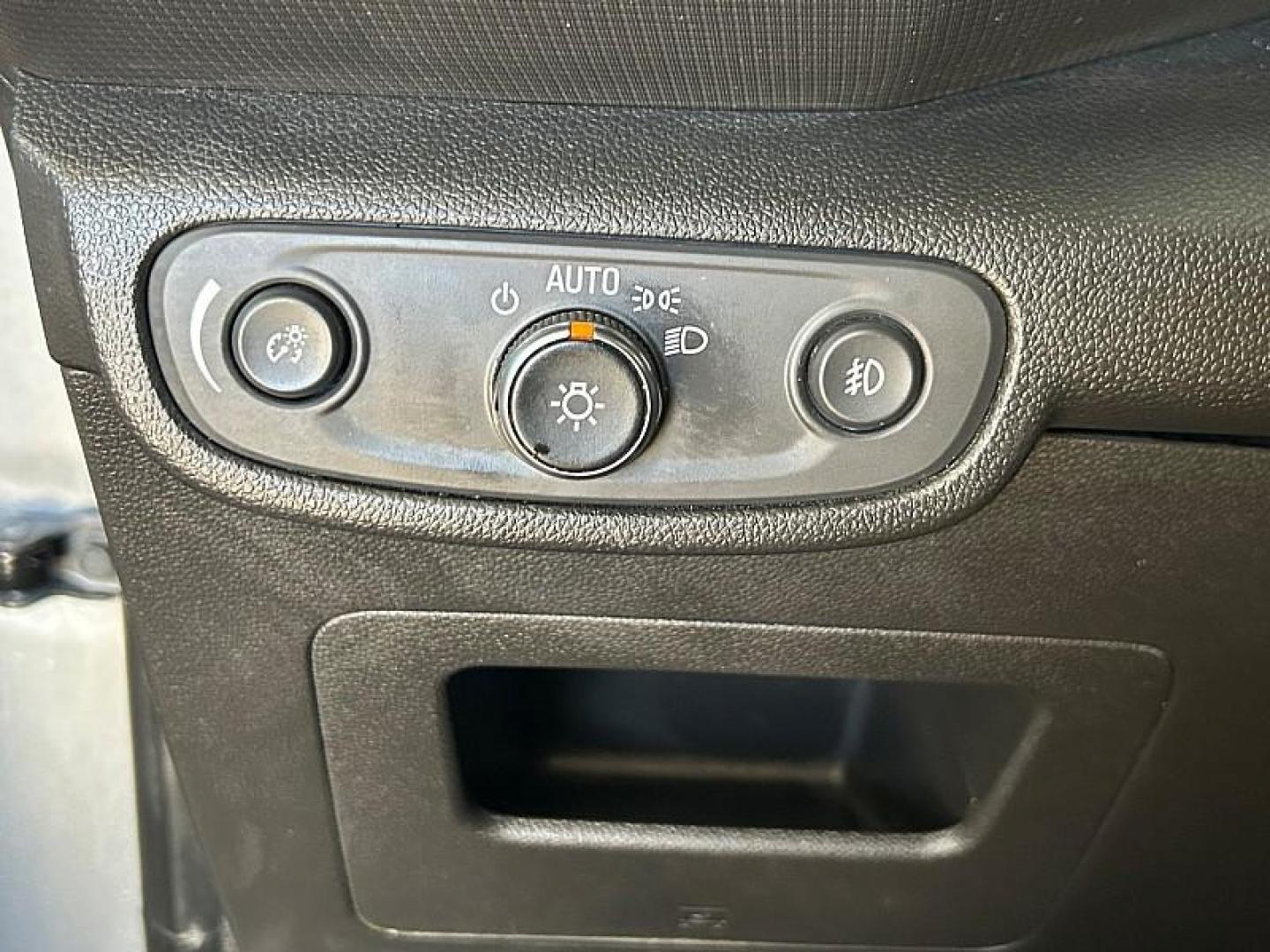 2021 GRAY Chevrolet Trailblazer (KL79MPSL0MB) , Automatic CVT transmission, located at 412 Auto Vista Drive, Palmdale, CA, 93551, (661) 945-0620, 34.592636, -118.136681 - Photo#2