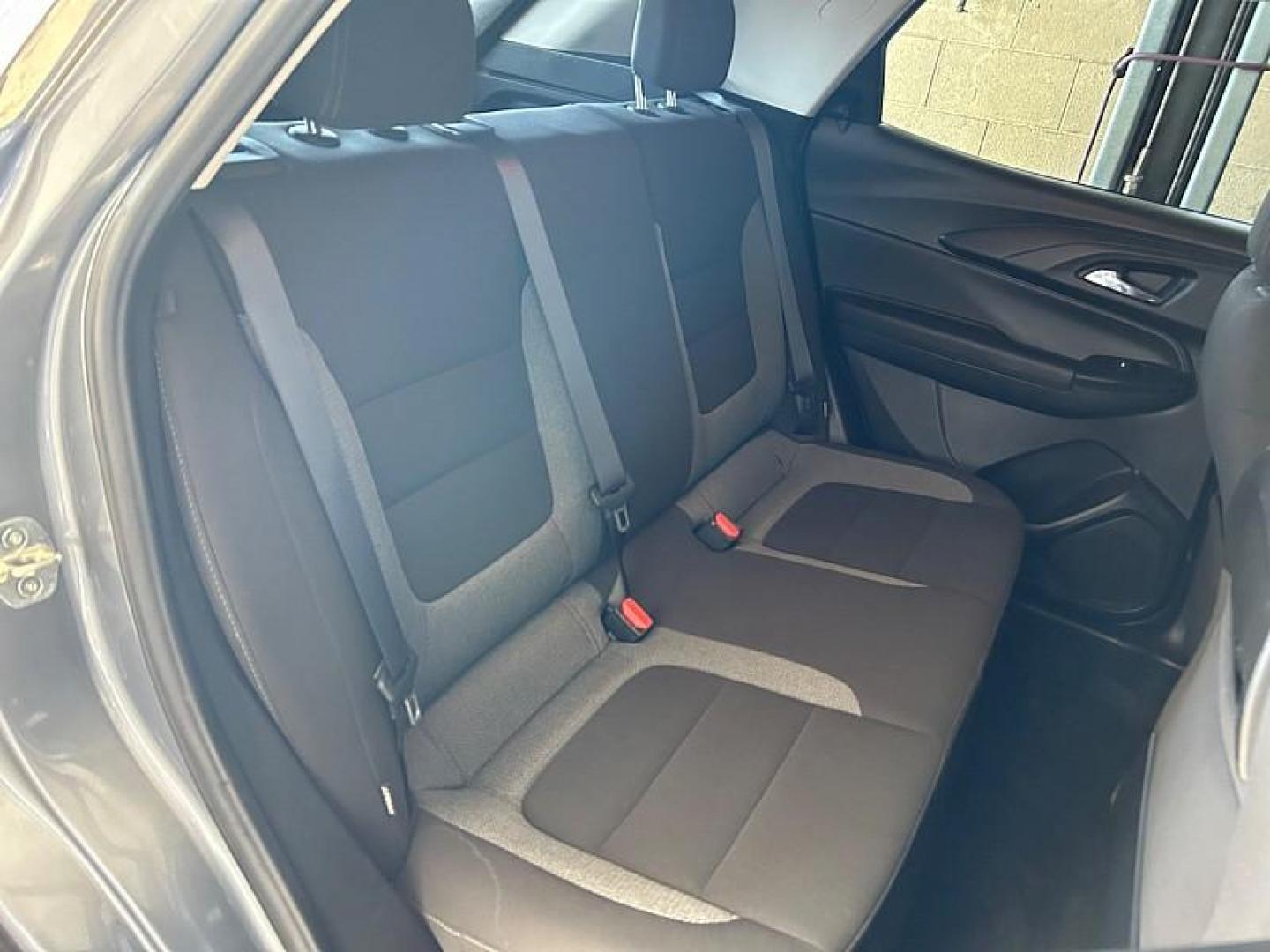 2021 GRAY Chevrolet Trailblazer (KL79MPSL0MB) , Automatic CVT transmission, located at 412 Auto Vista Drive, Palmdale, CA, 93551, (661) 945-0620, 34.592636, -118.136681 - Photo#4