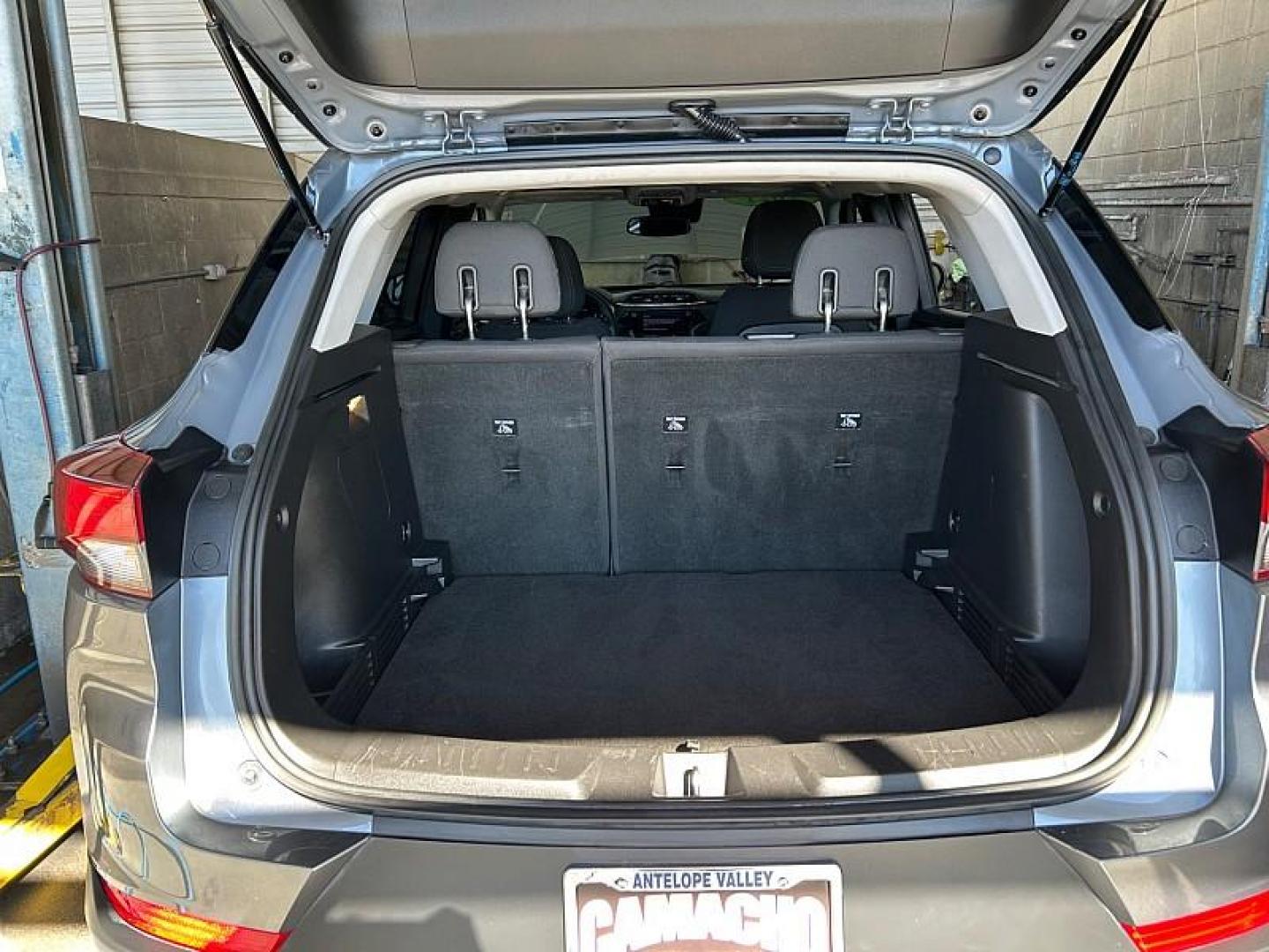 2021 GRAY Chevrolet Trailblazer (KL79MPSL0MB) , Automatic CVT transmission, located at 412 Auto Vista Drive, Palmdale, CA, 93551, (661) 945-0620, 34.592636, -118.136681 - Photo#5