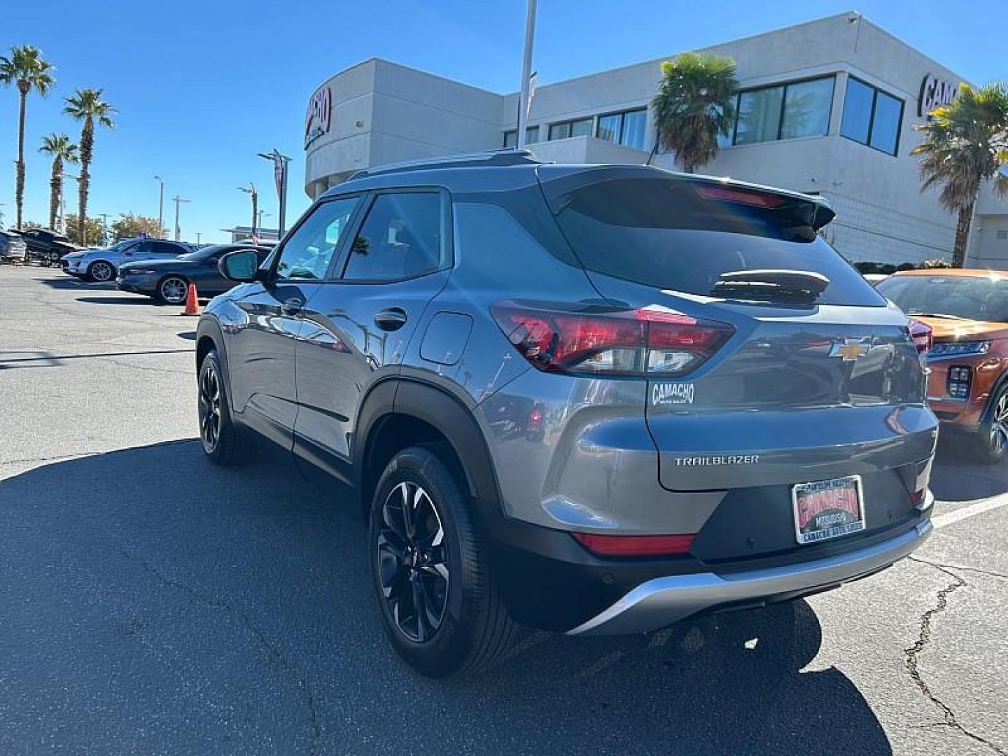 2021 GRAY Chevrolet Trailblazer (KL79MPSL0MB) , Automatic CVT transmission, located at 412 Auto Vista Drive, Palmdale, CA, 93551, (661) 945-0620, 34.592636, -118.136681 - Photo#18